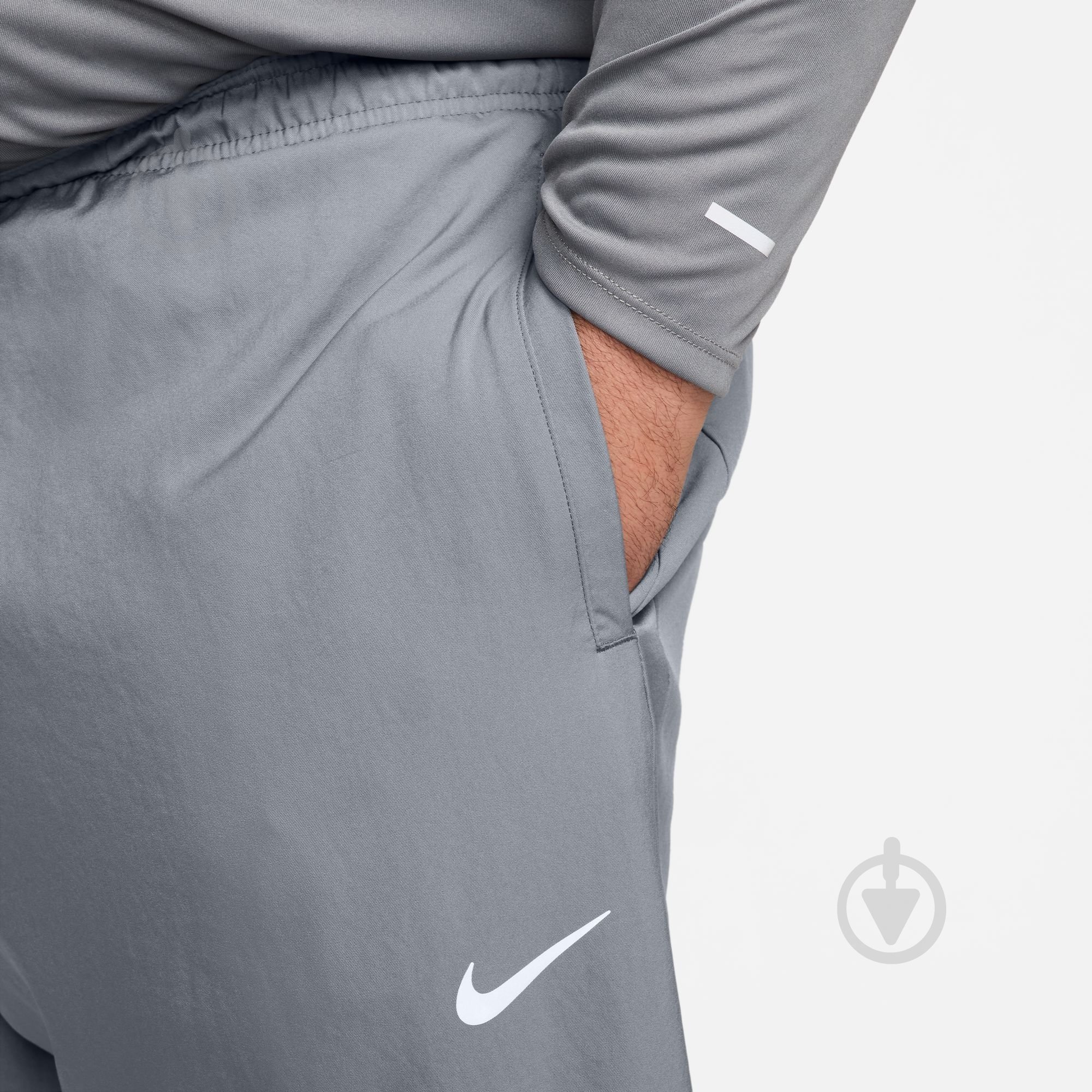 Брюки Nike M NK DF CHALLENGR WVN PANT FQ4780-084 р. L серый - фото 7 Брюки Nike M NK DF CHALLENGR WVN PANT FQ4780-084 р. L серый - фото 7