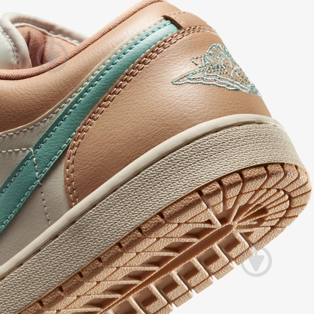 ᐉ Кроссовки женские Nike WMNS AIR JORDAN 1 LOW DC0774-130 р.36,5