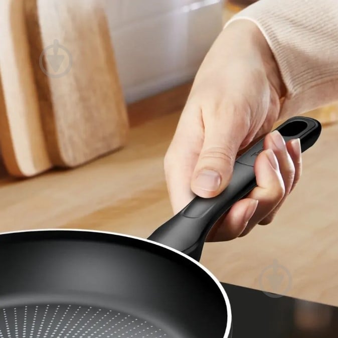 Сковорода Tefal Resist Essential 24 см C3940432 - фото 3 Сковорода Tefal Resist Essential 24 см C3940432 - фото 3