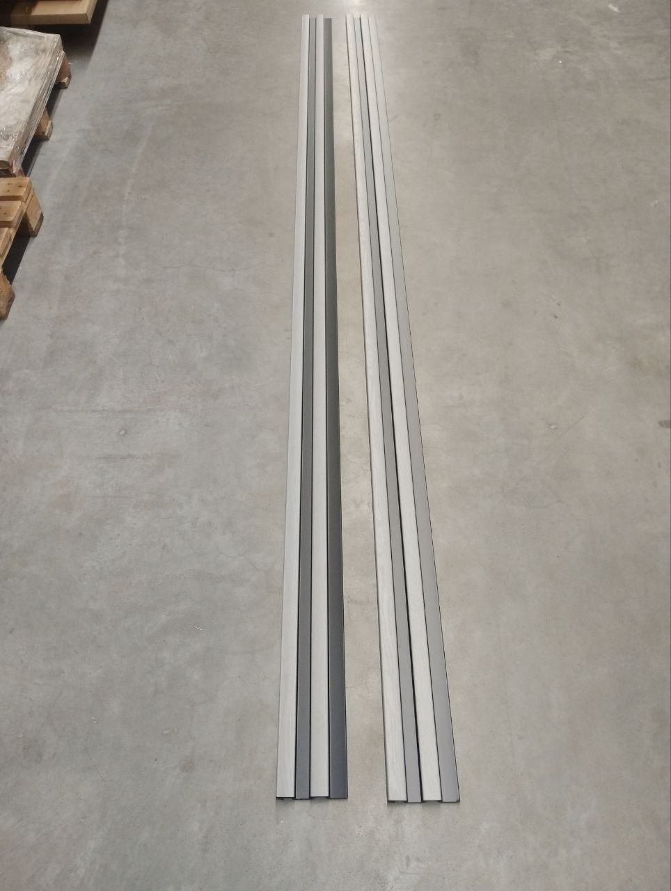 УЦІНКА! Рейкова панель MARCO decor 11920-701-K сіре дерево з чорним 119х20х2900 мм (0,34 кв.м) (УЦ №2511) - фото 4 УЦІНКА! Рейкова панель MARCO decor 11920-701-K сіре дерево з чорним 119х20х2900 мм (0,34 кв.м) (УЦ №2511) - фото 4