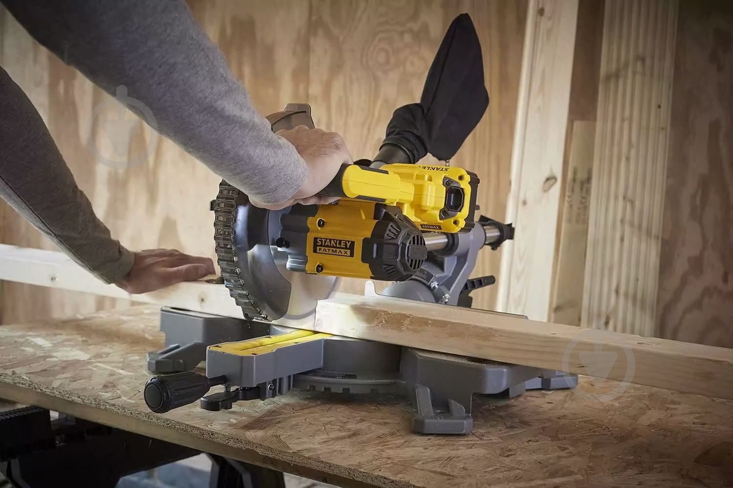 Пила торцовочная Stanley FatMax SFMCS701M1 - фото 4