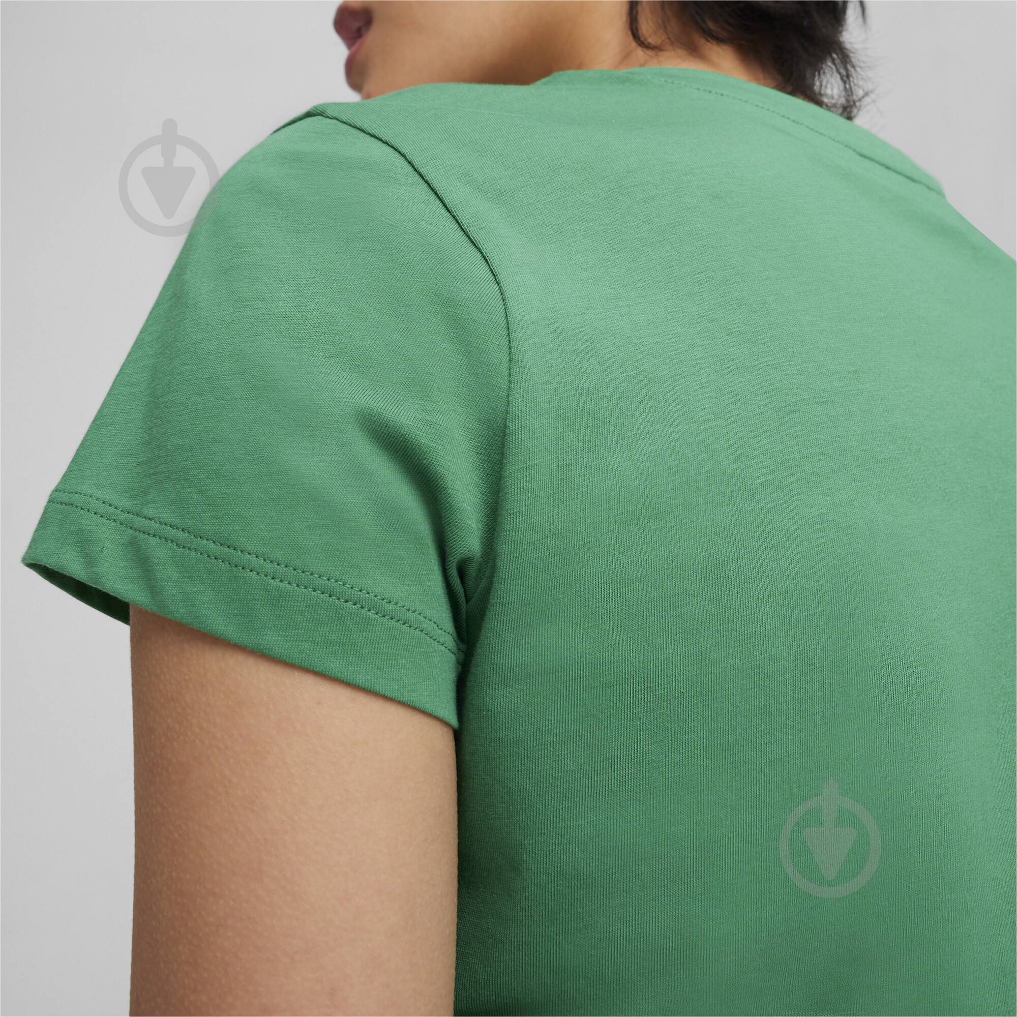 Футболка Puma ESS+ SCRIPT TEE 67931586 р.S зеленый - фото 5 Футболка Puma ESS+ SCRIPT TEE 67931586 р.S зеленый - фото 5