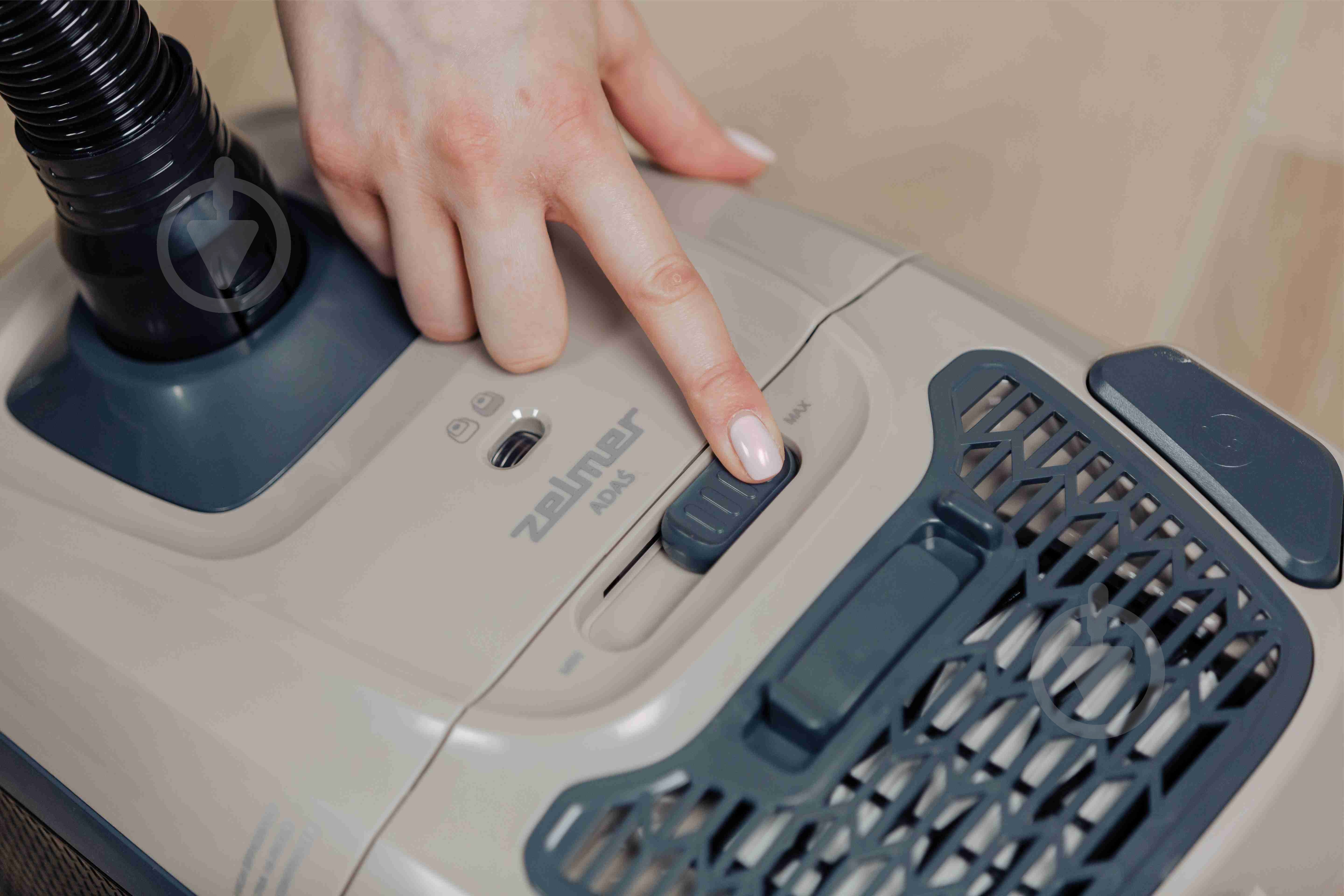 Пылесос Zelmer Adas ZVC316BB - фото 10