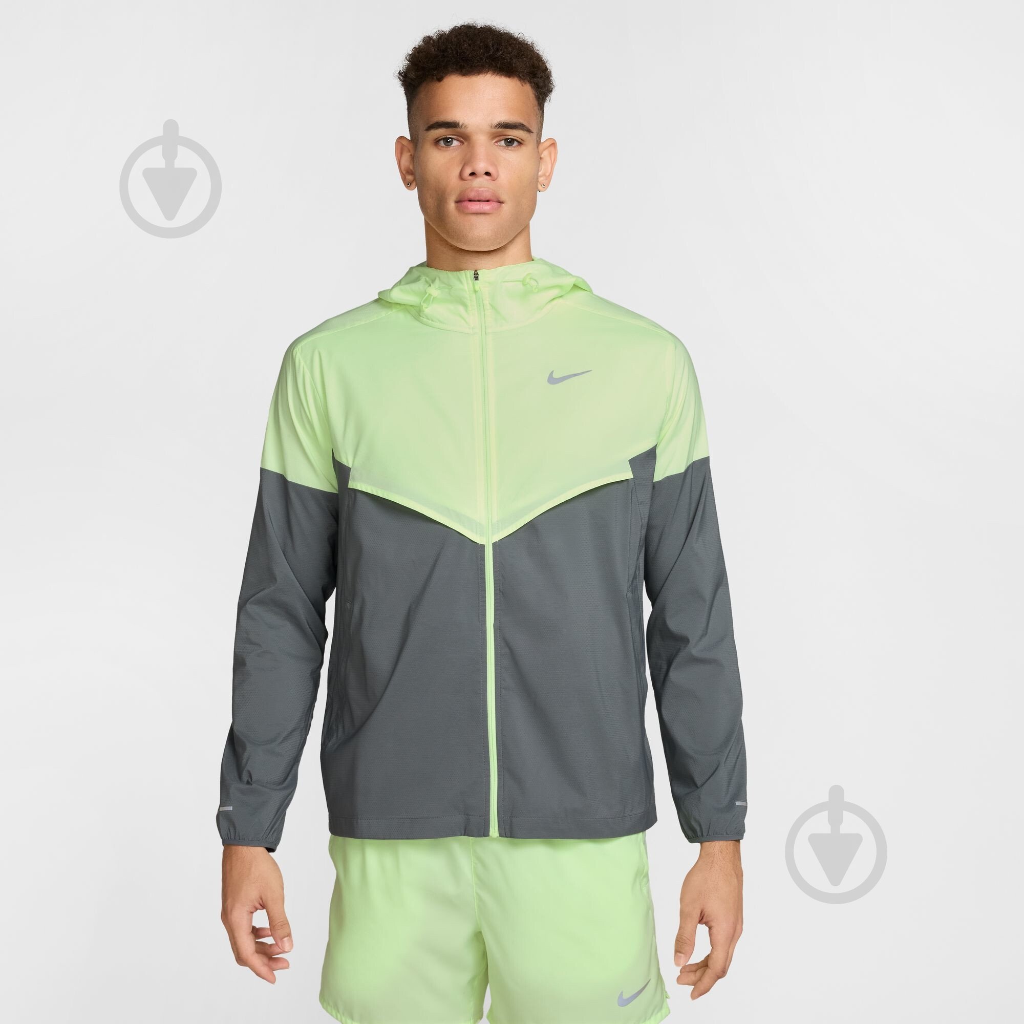 Куртка чоловіча Nike M NK IMP LGHT WR JKT HV6521-701 р.L сіро-зелена - фото 1 Куртка чоловіча Nike M NK IMP LGHT WR JKT HV6521-701 р.L сіро-зелена - фото 1