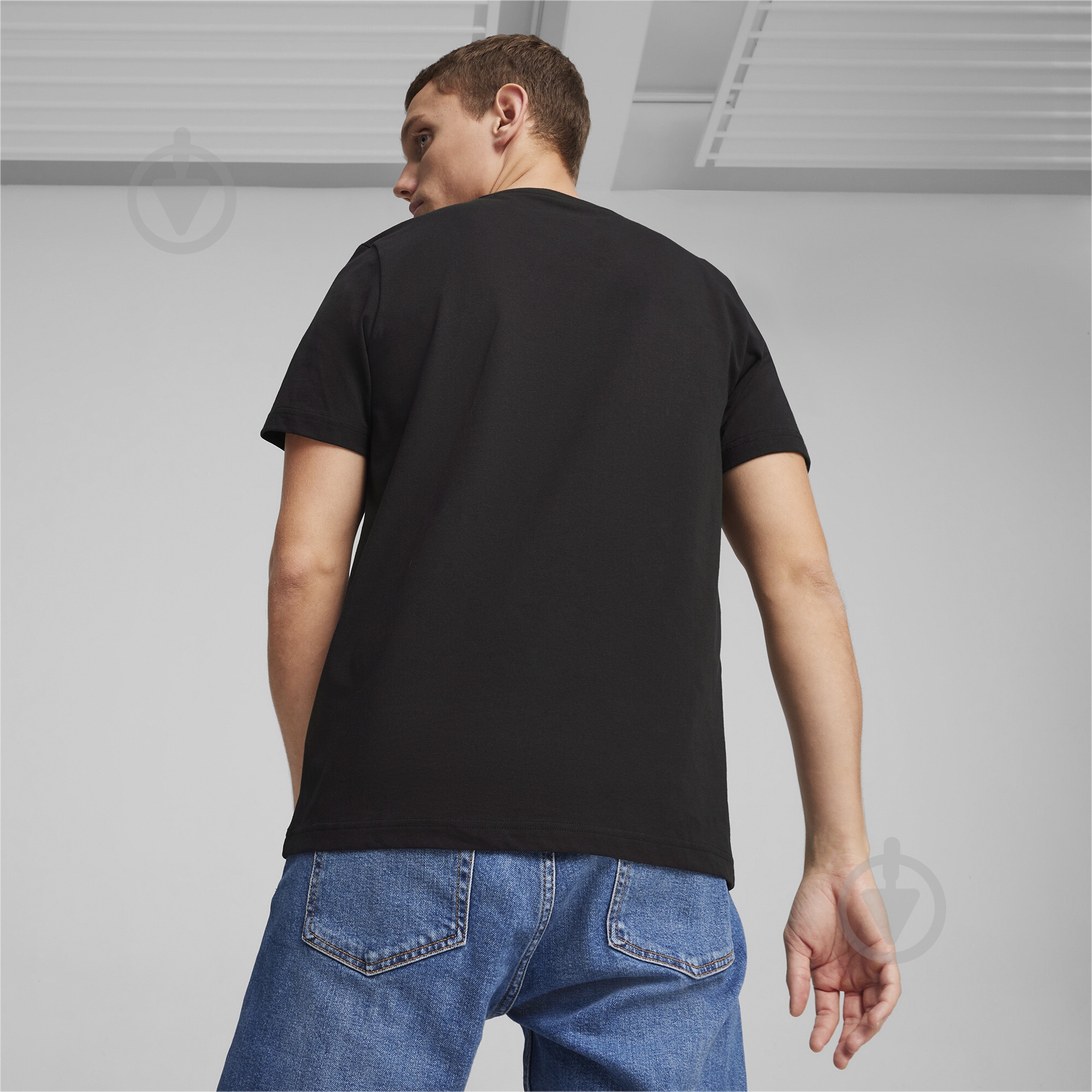 Футболка Puma MAPF1 LOGO TEE 62375401 р.S черный - фото 4 Футболка Puma MAPF1 LOGO TEE 62375401 р.S черный - фото 4