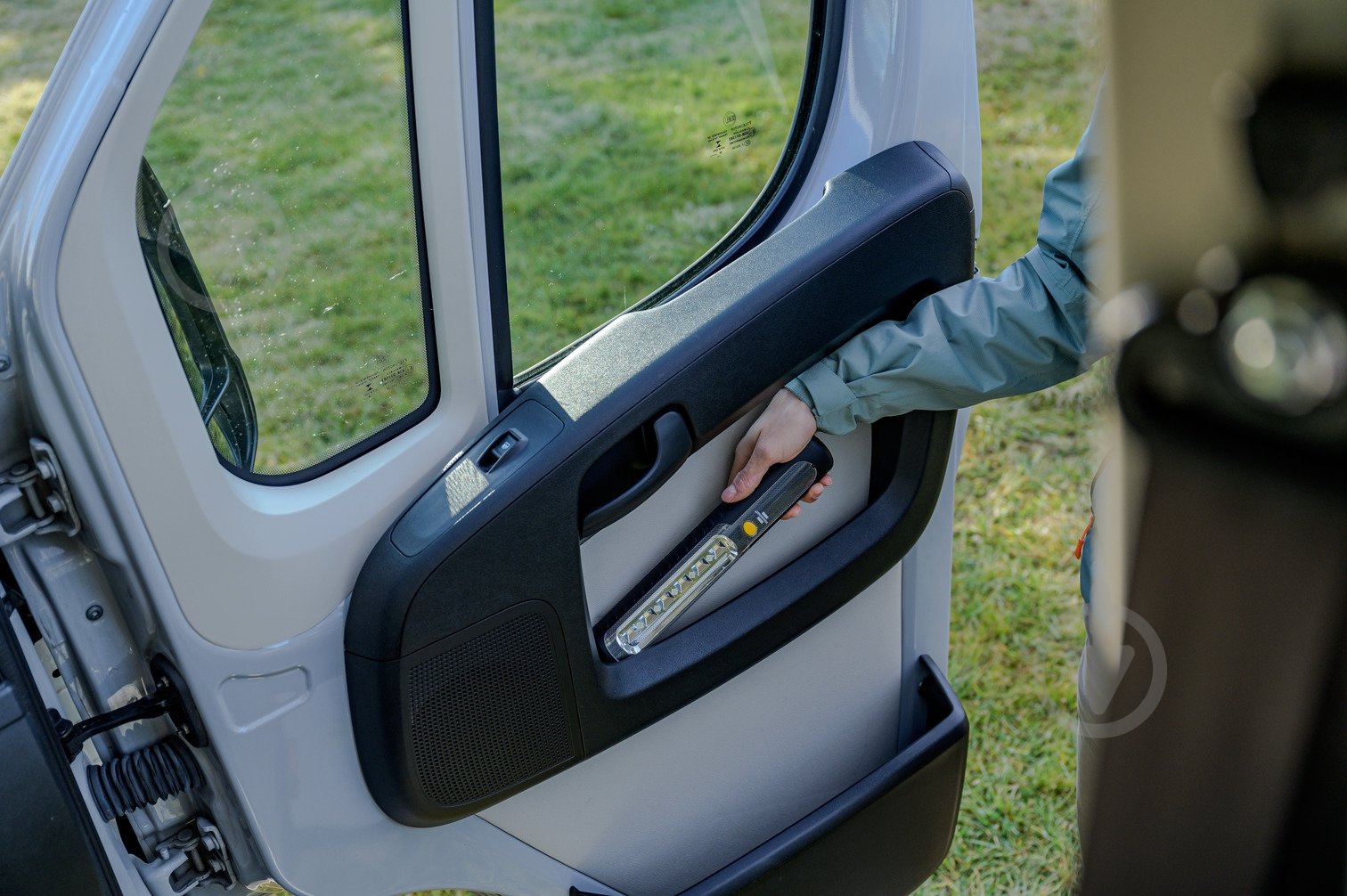 Динамо-ліхтар Brennenstuhl HL 300 AD 300 Lm чорний 1178590100 - фото 6 Динамо-ліхтар Brennenstuhl HL 300 AD 300 Lm чорний 1178590100 - фото 6