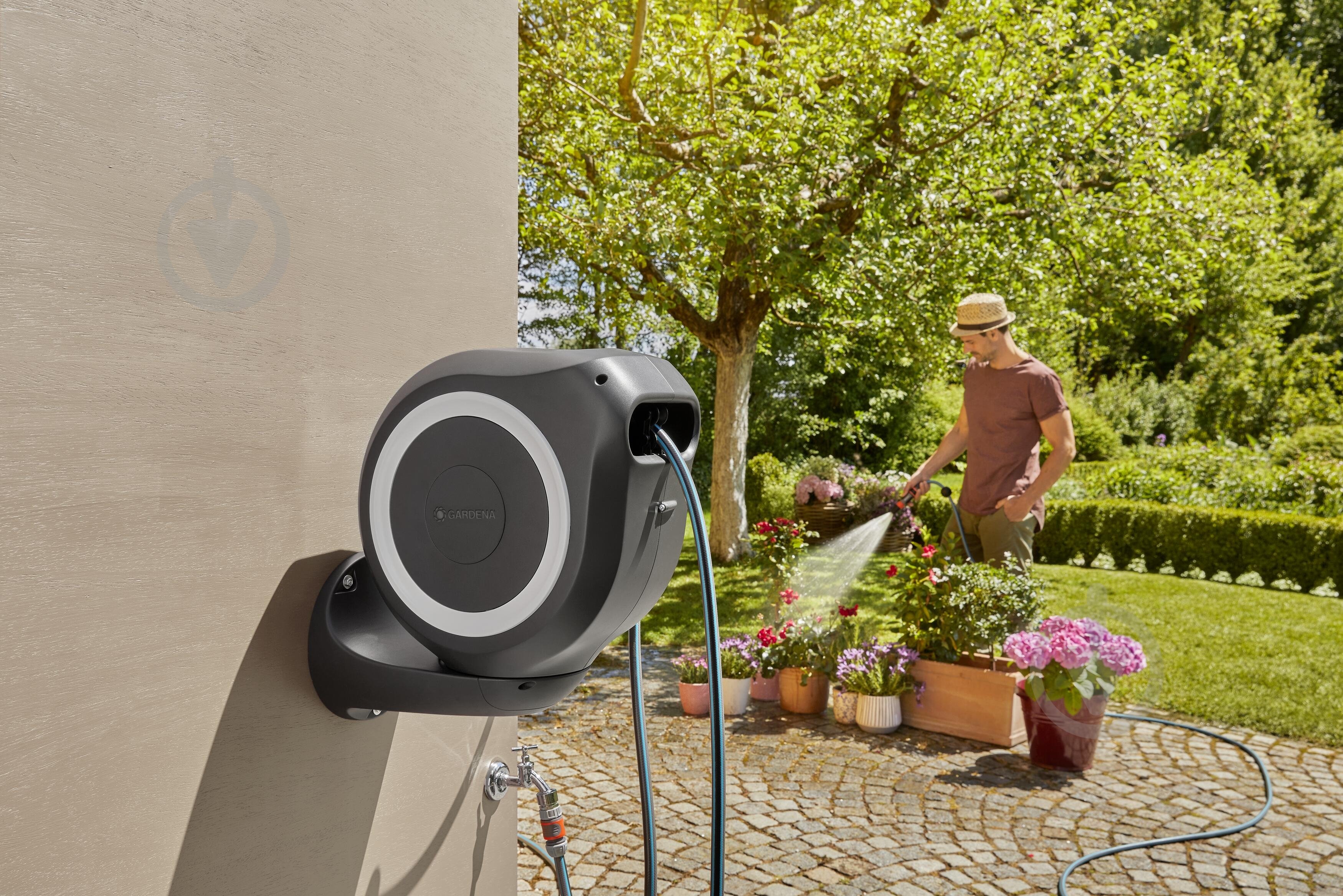 Катушка настенная RollUp M + набор для полива 20 м - фото 9