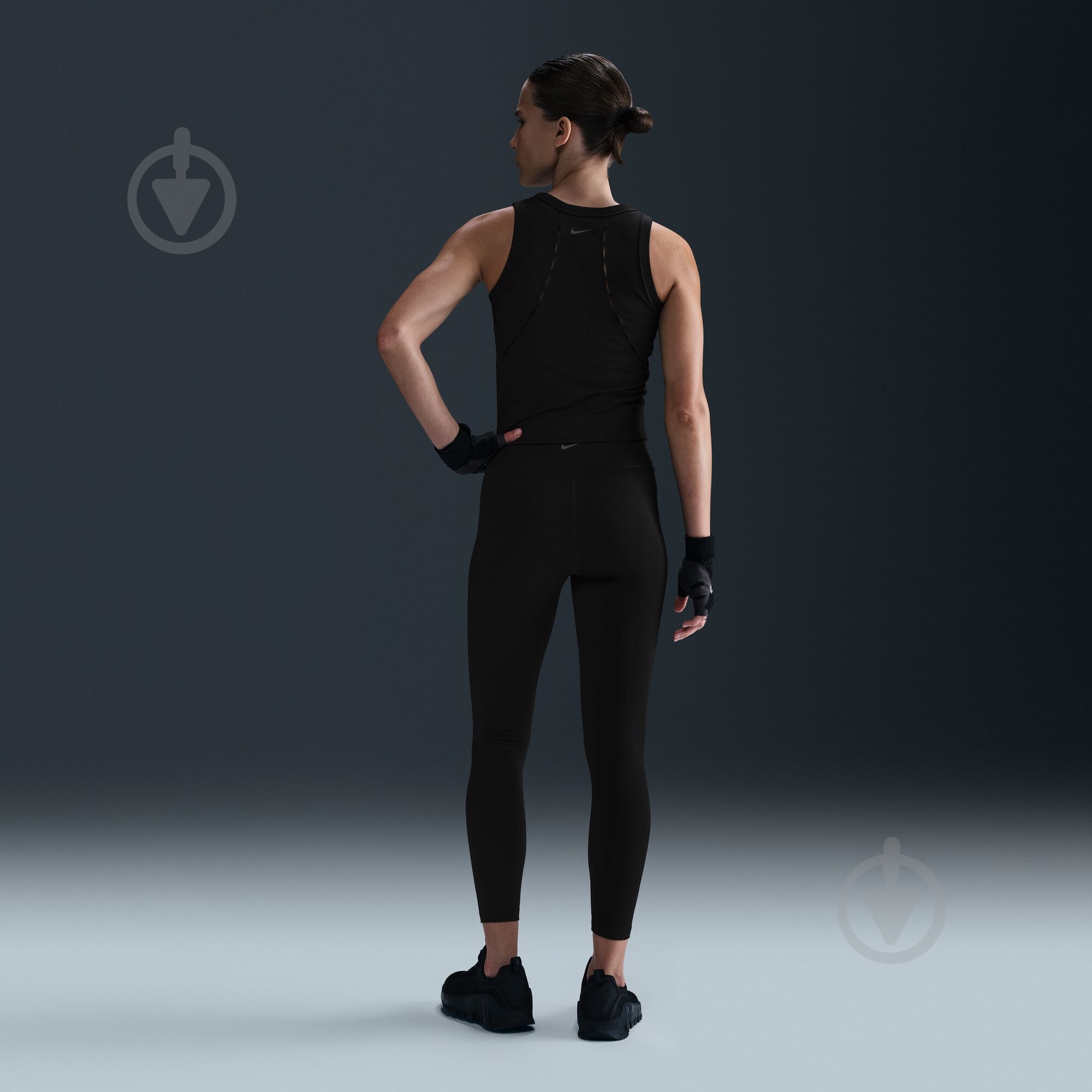 Топ Nike W NK ONE FITTED DF TANK CPSL HM6398-010 р.XS черный - фото 7 Топ Nike W NK ONE FITTED DF TANK CPSL HM6398-010 р.XS черный - фото 7