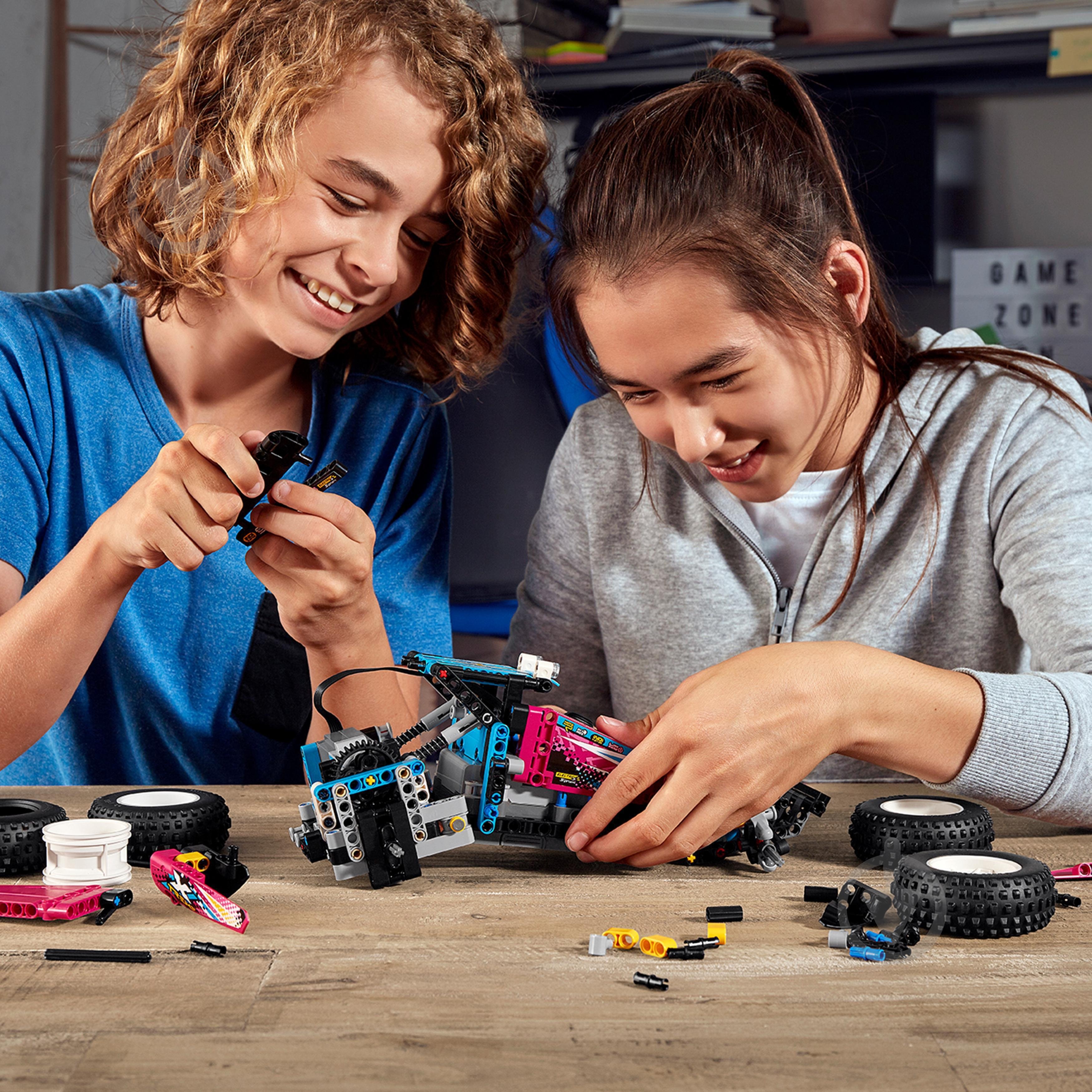 Конструктор LEGO Technic Багги-внедорожник 42124 - фото 13