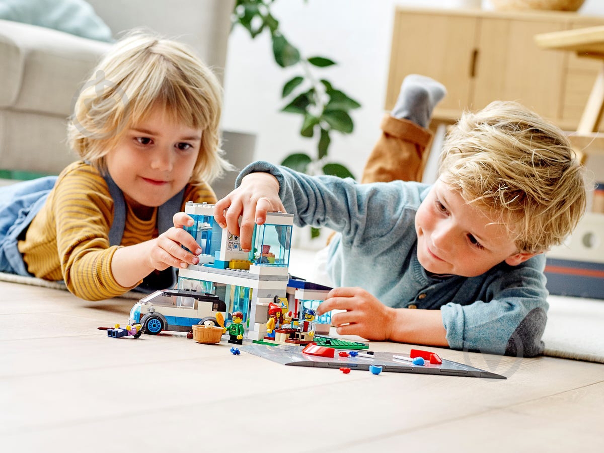 Конструктор LEGO City Современный семейный дом 60291 - фото 17 Конструктор LEGO City Современный семейный дом 60291 - фото 17