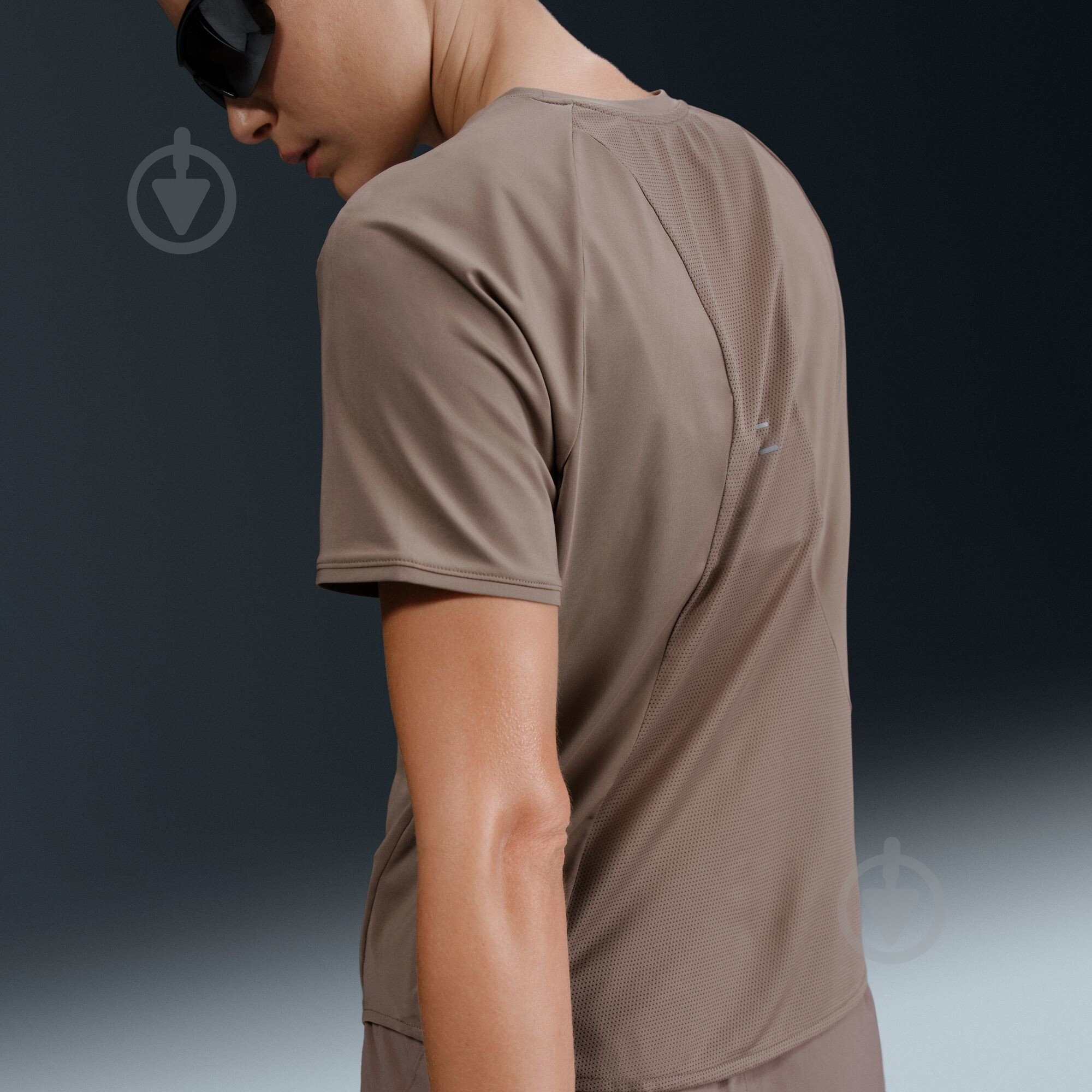 Футболка Nike W NK SWIFT DF SS TOP HM9698-233 р.L коричневый - фото 11