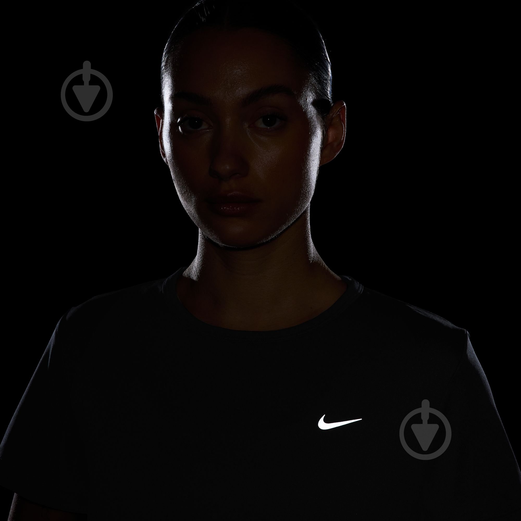 Футболка Nike W NK TEMPO DF SS TOP HQ0648-010 р.M чорний - фото 7 Футболка Nike W NK TEMPO DF SS TOP HQ0648-010 р.M чорний - фото 7