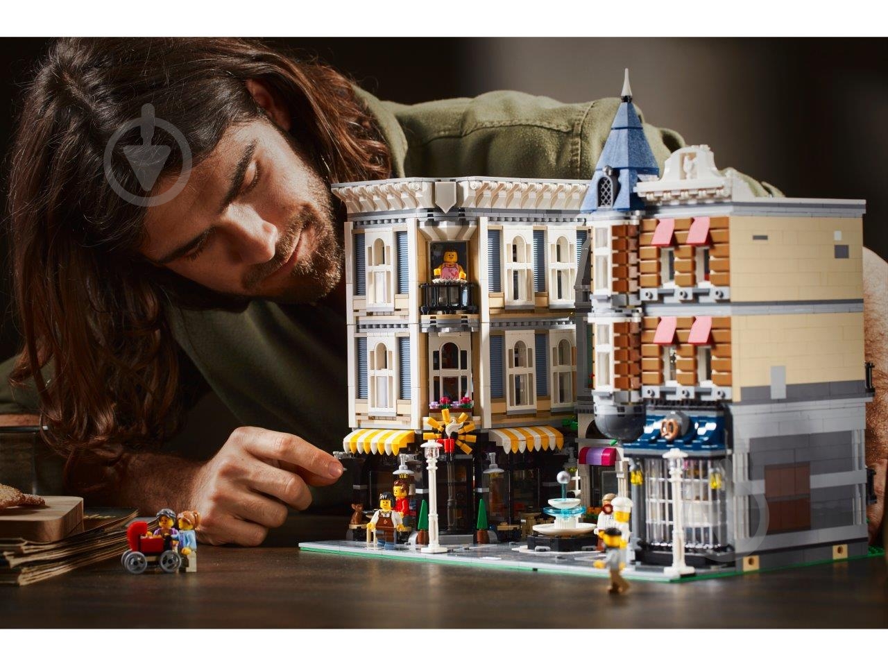 Конструктор LEGO Creator Городская Площадь 10255 - фото 4 Конструктор LEGO Creator Городская Площадь 10255 - фото 4
