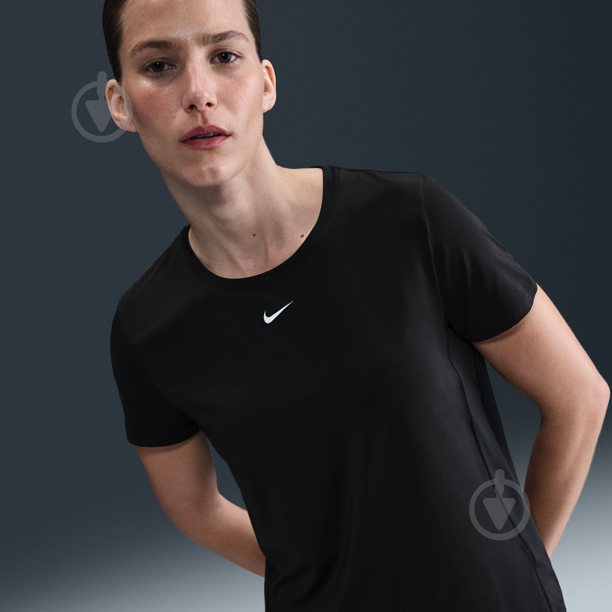 Футболка Nike W NK ONE CLASSIC DF SS TOP WT IB9408-010 р.M черный - фото 9 Футболка Nike W NK ONE CLASSIC DF SS TOP WT IB9408-010 р.M черный - фото 9