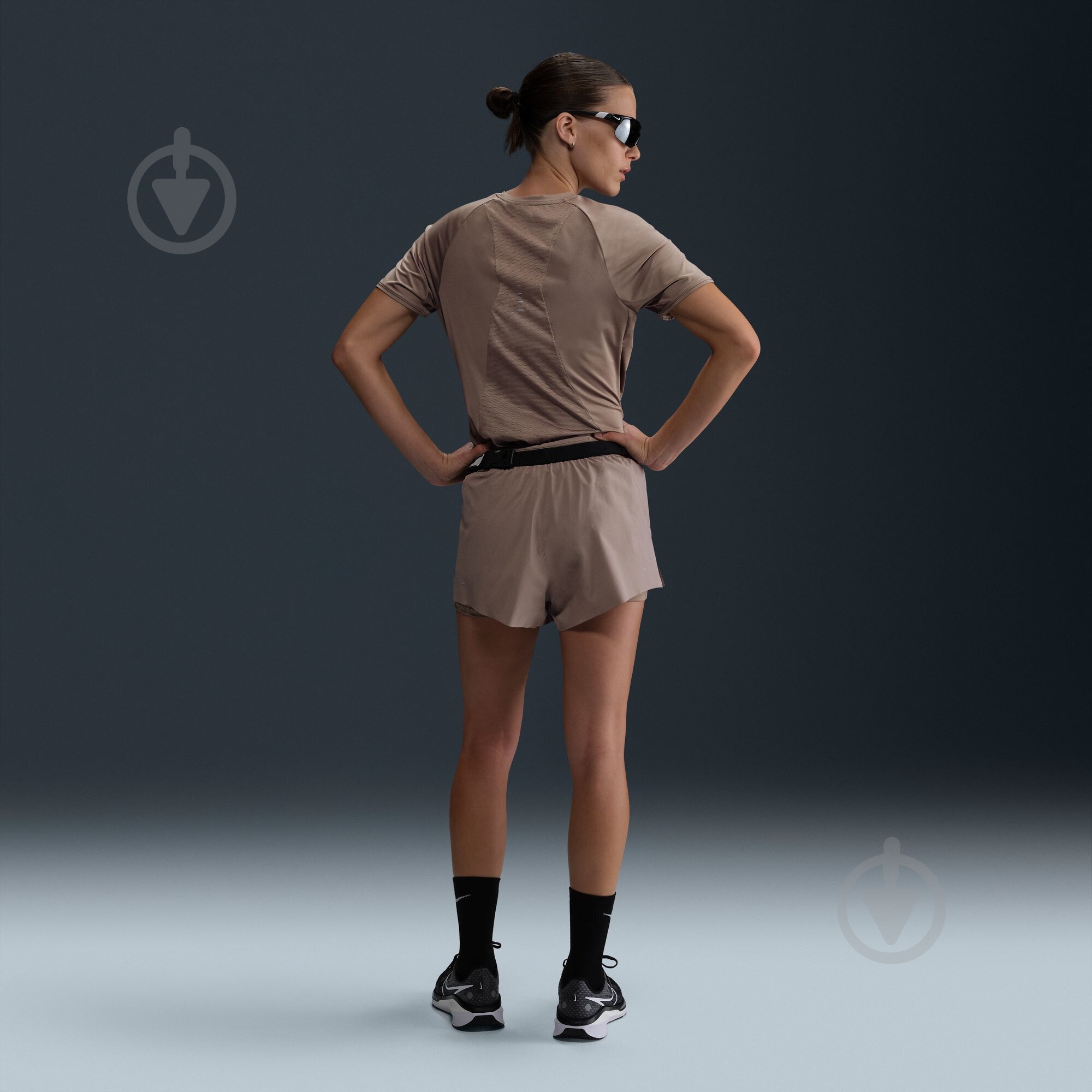 Футболка Nike W NK SWIFT DF SS TOP HM9698-233 р.S коричневый - фото 7