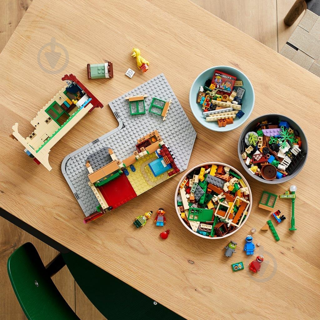 Конструктор LEGO Ideas 123 Sesame Street 21324 - фото 6 Конструктор LEGO Ideas 123 Sesame Street 21324 - фото 6