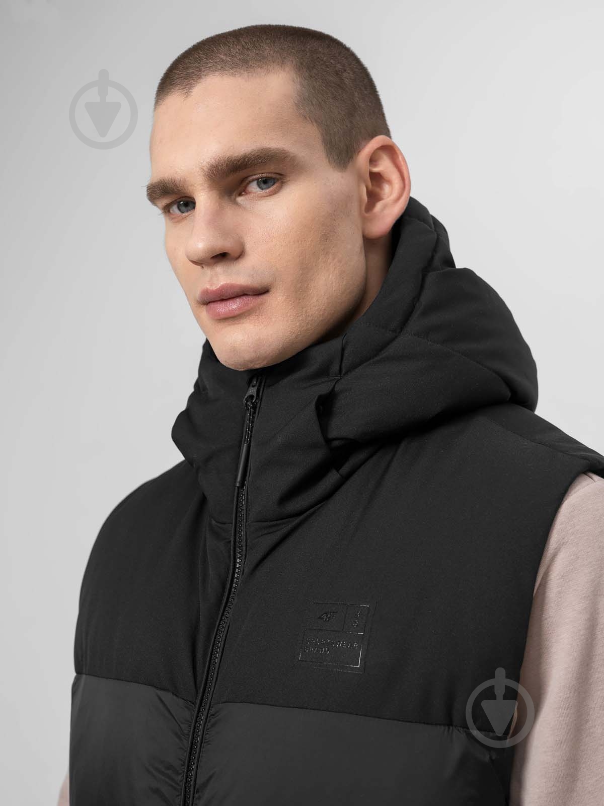 Жилет 4F JACKET KUMP002 H4Z22-KUMP002-20S р.M чорний - фото 2 Жилет 4F JACKET KUMP002 H4Z22-KUMP002-20S р.M чорний - фото 2