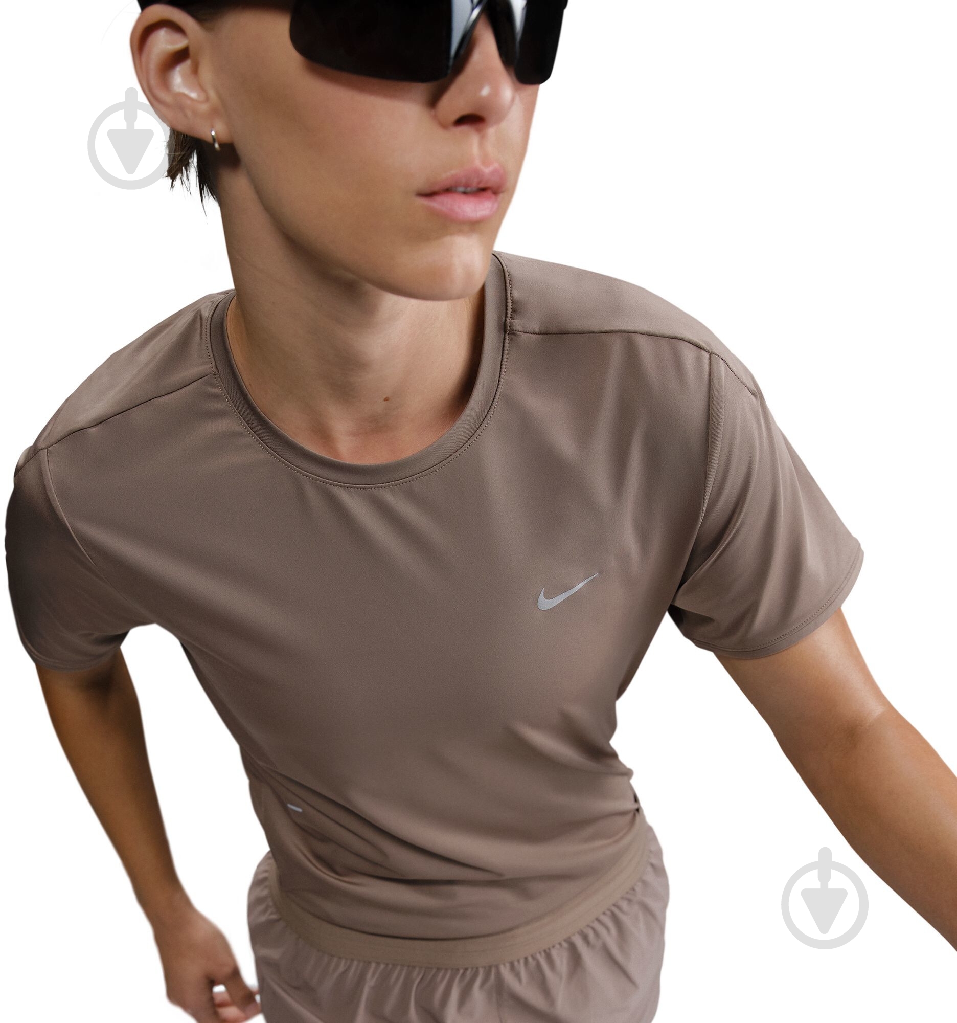 Футболка Nike W NK SWIFT DF SS TOP HM9698-233 р.XL коричневый - фото 6 Футболка Nike W NK SWIFT DF SS TOP HM9698-233 р.XL коричневый - фото 6
