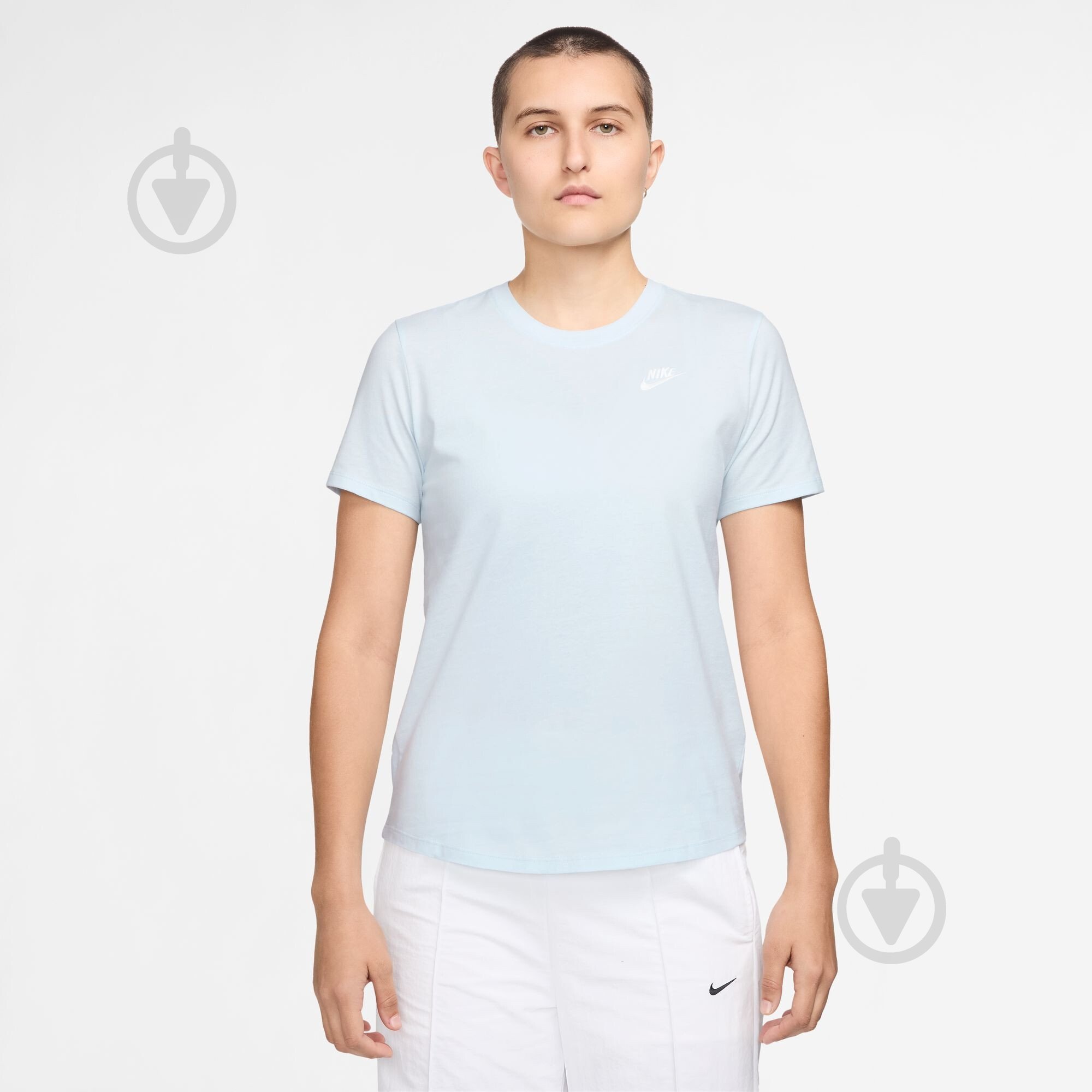 Футболка Nike W NSW CLUB SS TEE DX7902-423 р.XS голубой - фото 1 Футболка Nike W NSW CLUB SS TEE DX7902-423 р.XS голубой - фото 1