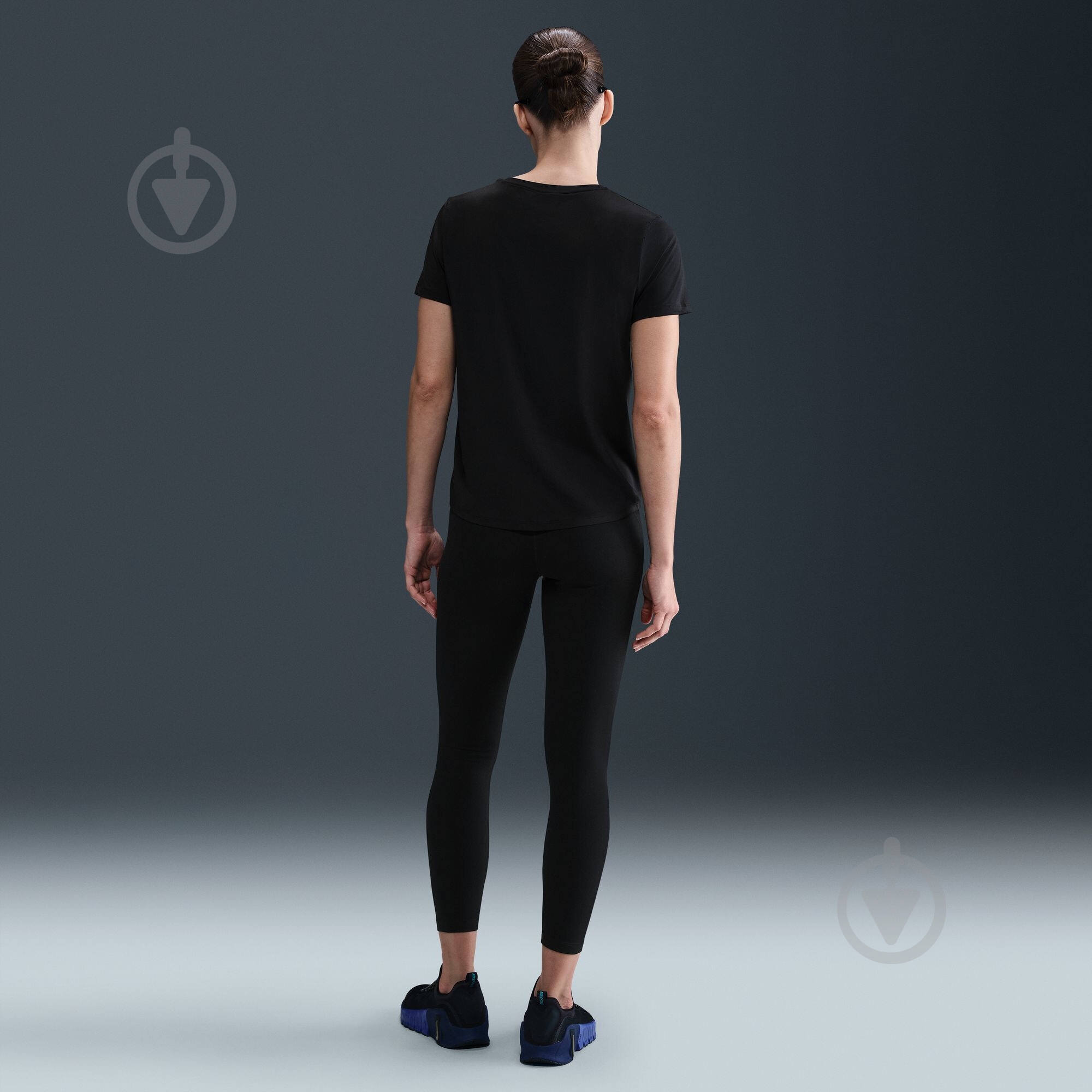 Футболка Nike W NK ONE CLASSIC DF SS TOP WT IB9408-010 р.XS чорний - фото 7 Футболка Nike W NK ONE CLASSIC DF SS TOP WT IB9408-010 р.XS чорний - фото 7