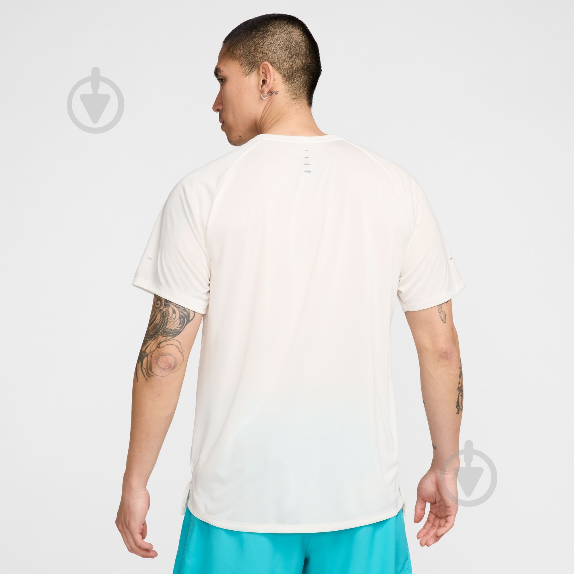 Футболка Nike M NK DFADV STRIDE SS TOP HV5203-133 р.2XL бежевый - фото 2 Футболка Nike M NK DFADV STRIDE SS TOP HV5203-133 р.2XL бежевый - фото 2