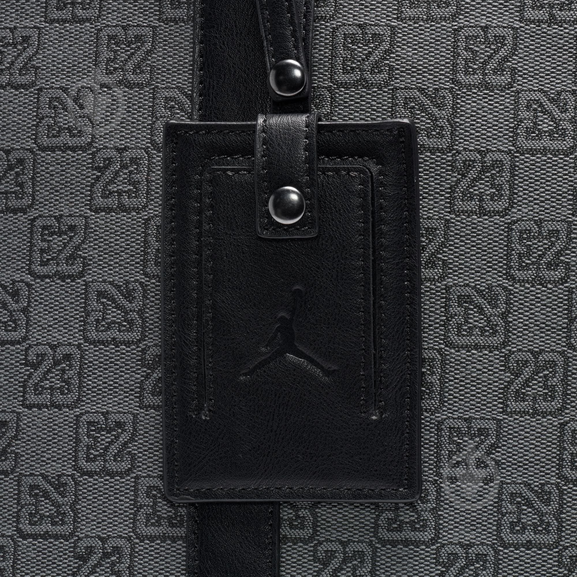 Сумка Jordan MONOGRAM TOTE MA0896-G9Q 32 л сірий - фото 6 Сумка Jordan MONOGRAM TOTE MA0896-G9Q 32 л сірий - фото 6