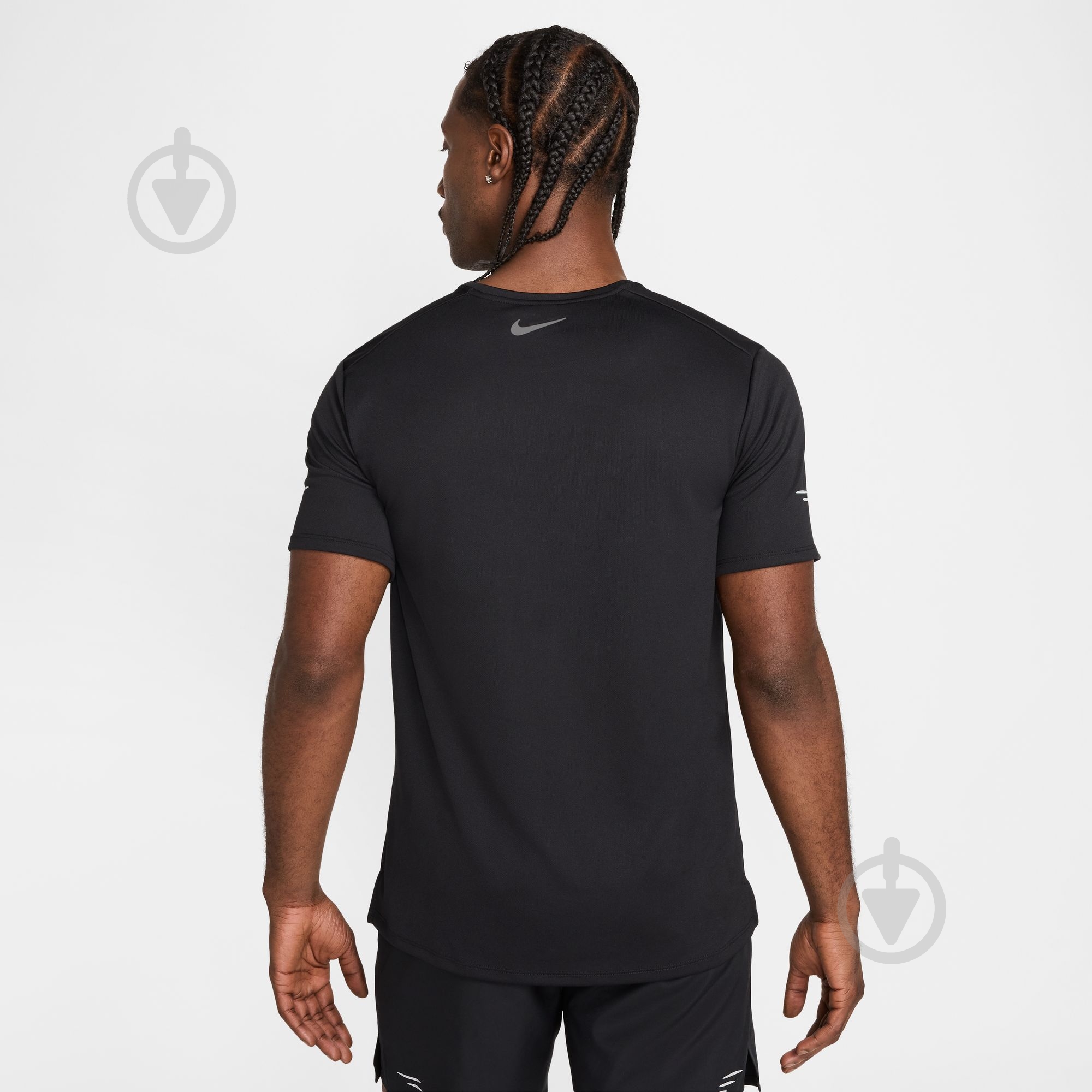 Футболка Nike M NK DF UV MILER FLASH SS IB4127-010 р.S черный - фото 2 Футболка Nike M NK DF UV MILER FLASH SS IB4127-010 р.S черный - фото 2