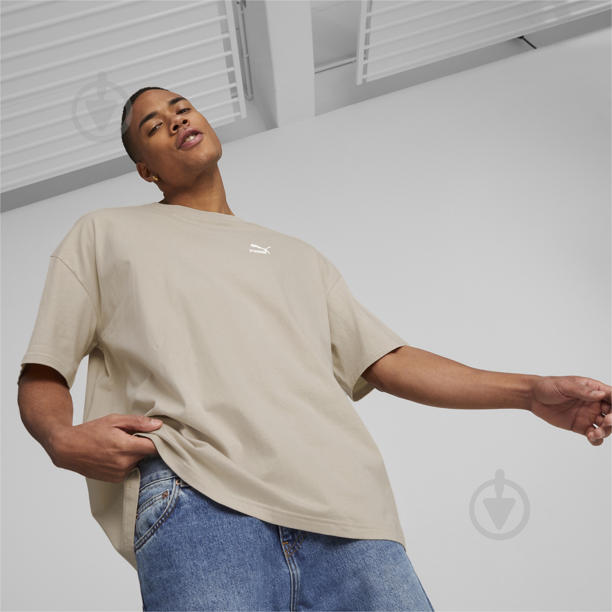 Футболка Puma CLASSICS OVERSIZED TEE 53807088 р.S бежевый - фото 3 Футболка Puma CLASSICS OVERSIZED TEE 53807088 р.S бежевый - фото 3