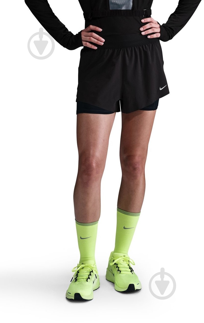 Шорти Nike W NK SWIFT DF MR 2N1 SHRT HJ5376-010 р. L чорний - фото 1