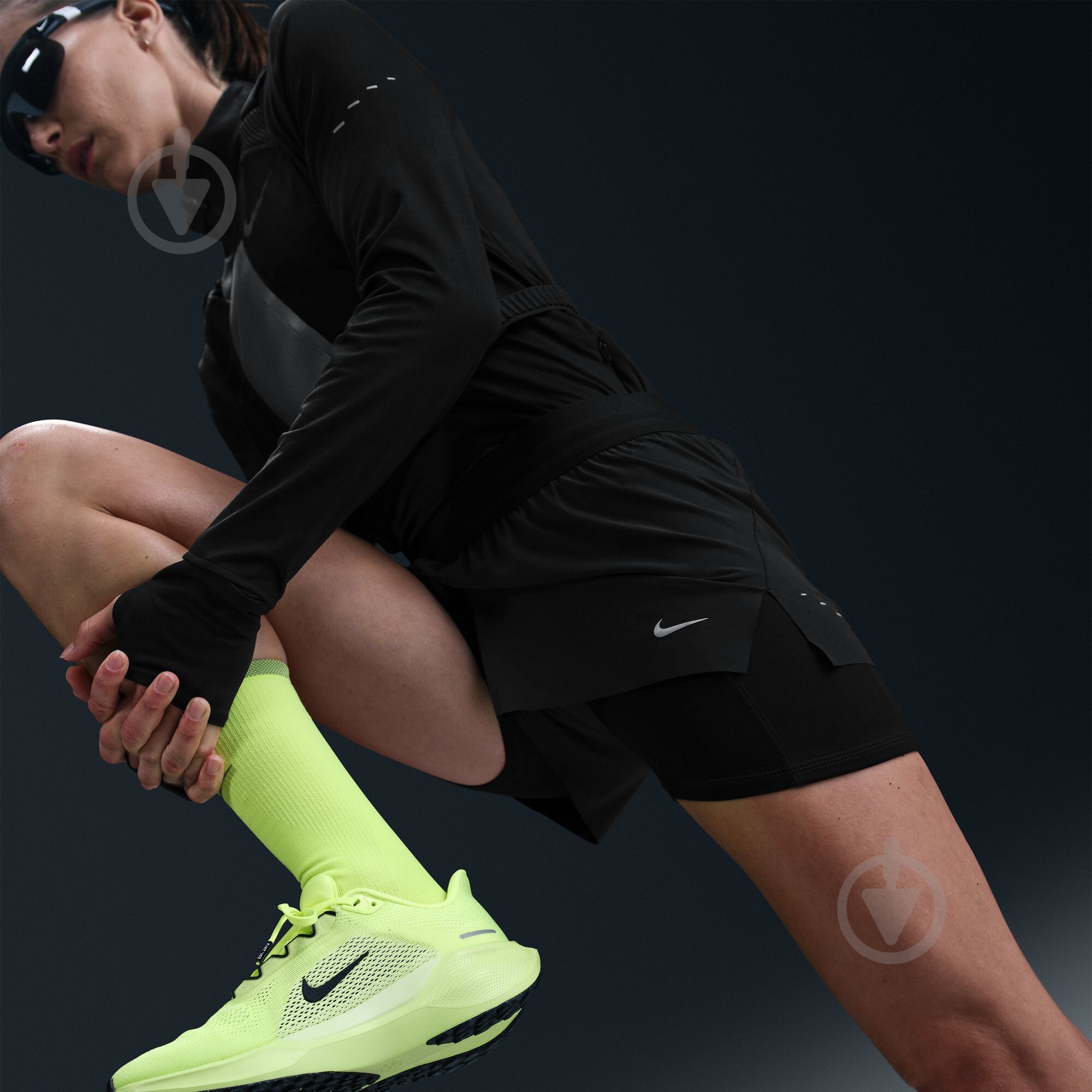 Шорти Nike W NK SWIFT DF MR 2N1 SHRT HJ5376-010 р. XL чорний - фото 13 Шорти Nike W NK SWIFT DF MR 2N1 SHRT HJ5376-010 р. XL чорний - фото 13