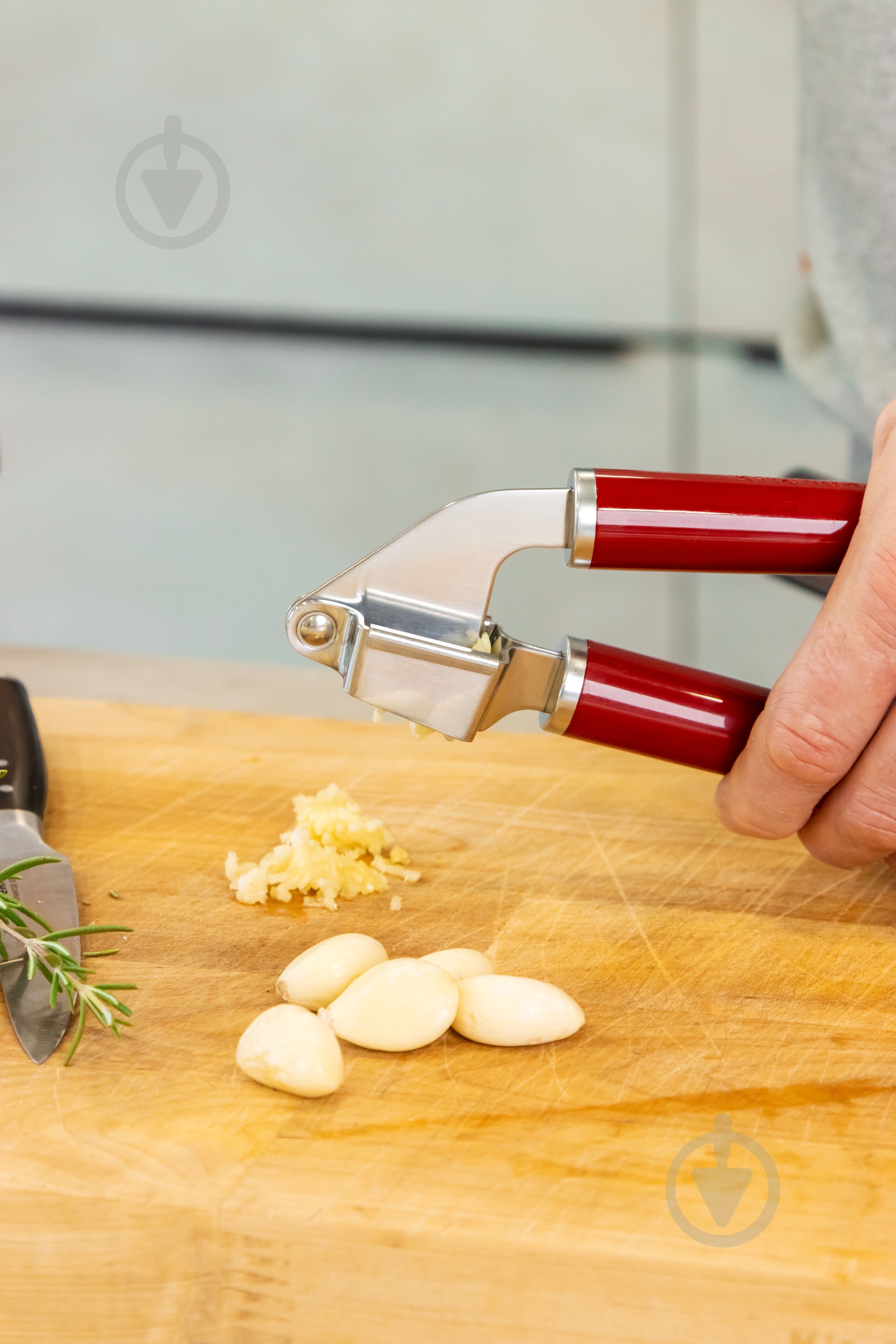 Прес для часнику KitchenAid Coreline 19 см червоний (KAG132OHERE) - фото 9