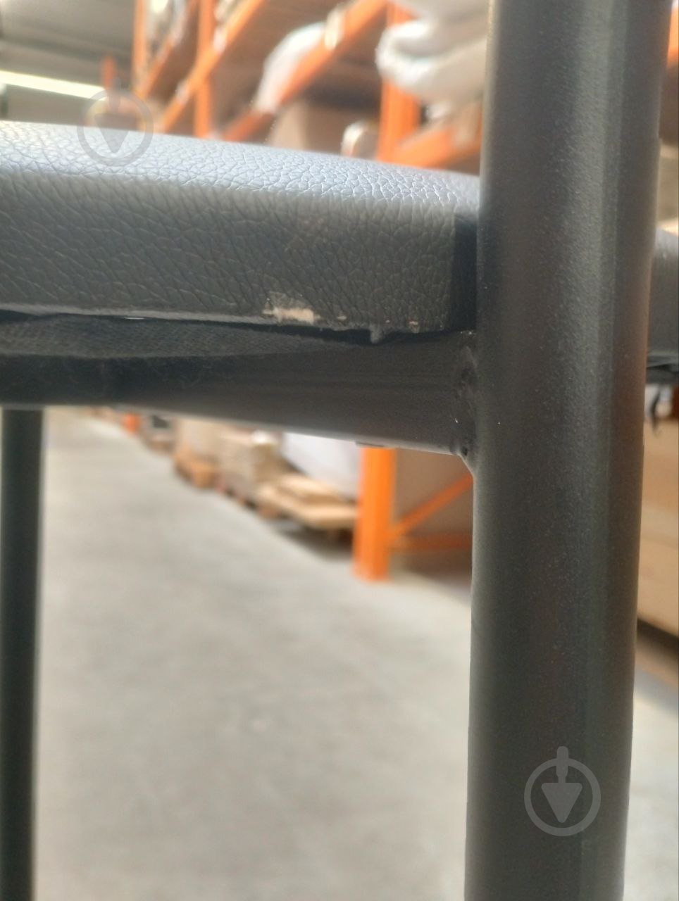 УЦІНКА! Стілець барний Примтекс Плюс 1022 Hoker black CZ-3 чорний (УЦ №2884) - фото 4 УЦІНКА! Стілець барний Примтекс Плюс 1022 Hoker black CZ-3 чорний (УЦ №2884) - фото 4