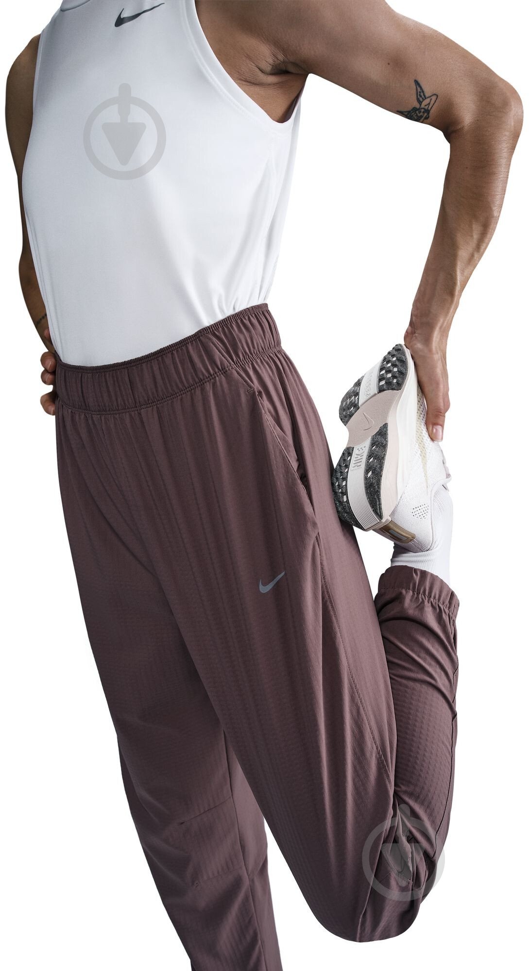 Штани Nike W NK FAST DF WRM MR 7/8 PNT FB7730-214 р. S коричневий - фото 6 Штани Nike W NK FAST DF WRM MR 7/8 PNT FB7730-214 р. S коричневий - фото 6