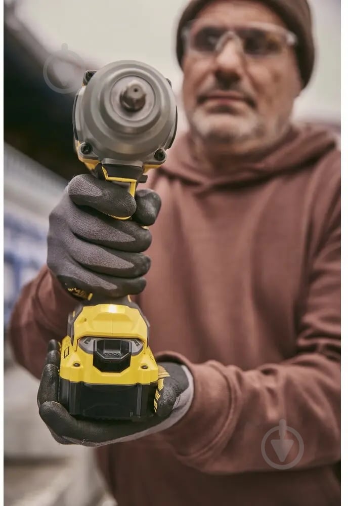 Гайковерт аккумуляторный Stanley FatMax 950 Нм SFMCF940M1 - фото 24