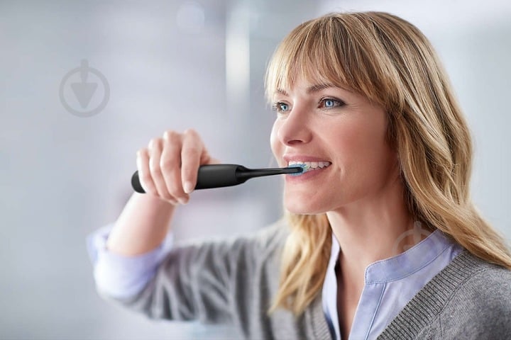 Набір електричних зубних щіток Philips Protective Clean 4500 HX6830/35 + насадки HX6062/87 - фото 16