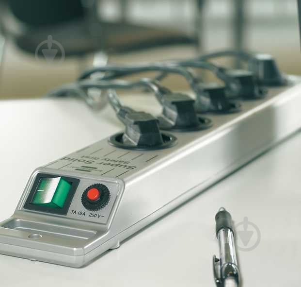 Подовжувач Brennenstuhl Super-Solid-Line H05VV-F 3G1.5 silver із заземленням 5 гн. сріблястий 2,5 м 1153340115 - фото 2 Подовжувач Brennenstuhl Super-Solid-Line H05VV-F 3G1.5 silver із заземленням 5 гн. сріблястий 2,5 м 1153340115 - фото 2