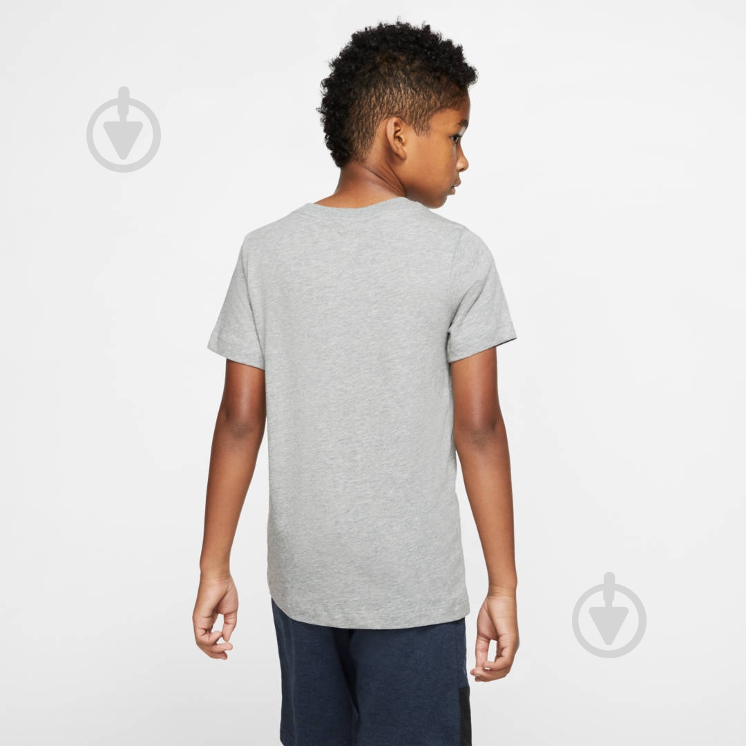 Футболка Nike U NSW TEE TRIPLE SWOOSH CU4572-063 р.S серый - фото 5 Футболка Nike U NSW TEE TRIPLE SWOOSH CU4572-063 р.S серый - фото 5