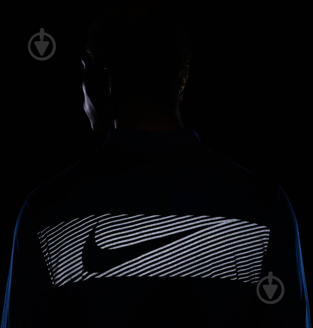 Джемпер Nike M NK DF ELMNT TOP HZ FLASH HBR FB8556-476 р.2XL синій - фото 9 Джемпер Nike M NK DF ELMNT TOP HZ FLASH HBR FB8556-476 р.2XL синій - фото 9