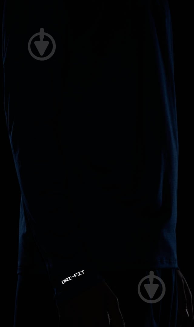 Джемпер Nike M NK DF ELMNT TOP HZ FLASH HBR FB8556-476 р.XL синій - фото 10