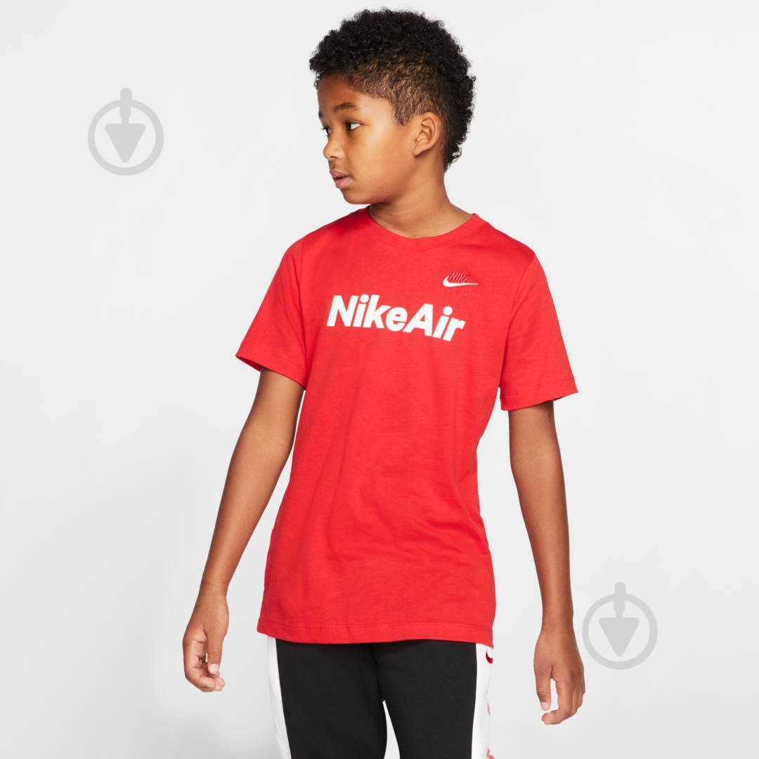 Футболка Nike B NSW TEE AIR C&S CU6607-657 р.S красный - фото 4 Футболка Nike B NSW TEE AIR C&S CU6607-657 р.S красный - фото 4