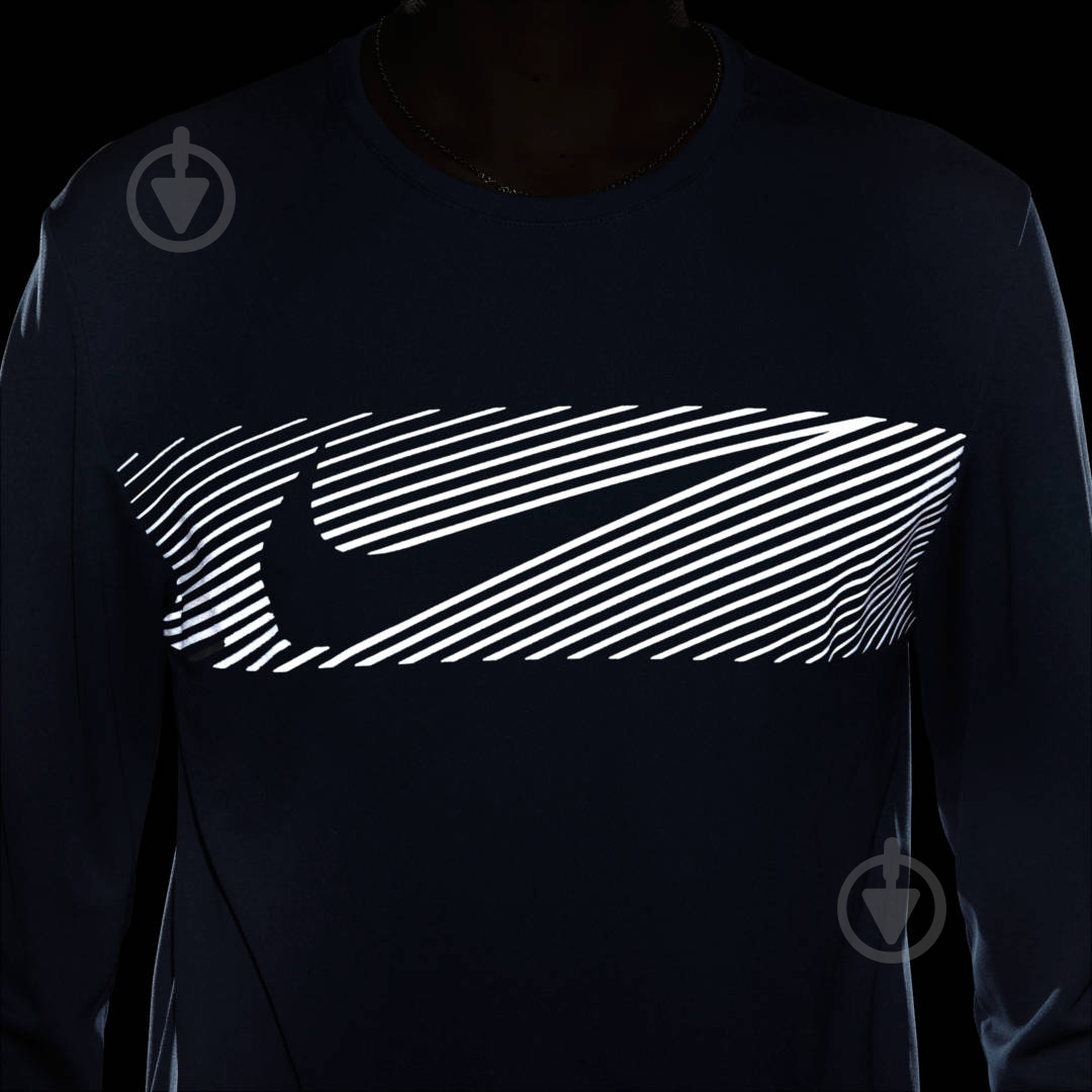 Футболка Nike M NK DF UV MILER TOP LS FLASH FB8552-476 р.M синий - фото 7 Футболка Nike M NK DF UV MILER TOP LS FLASH FB8552-476 р.M синий - фото 7