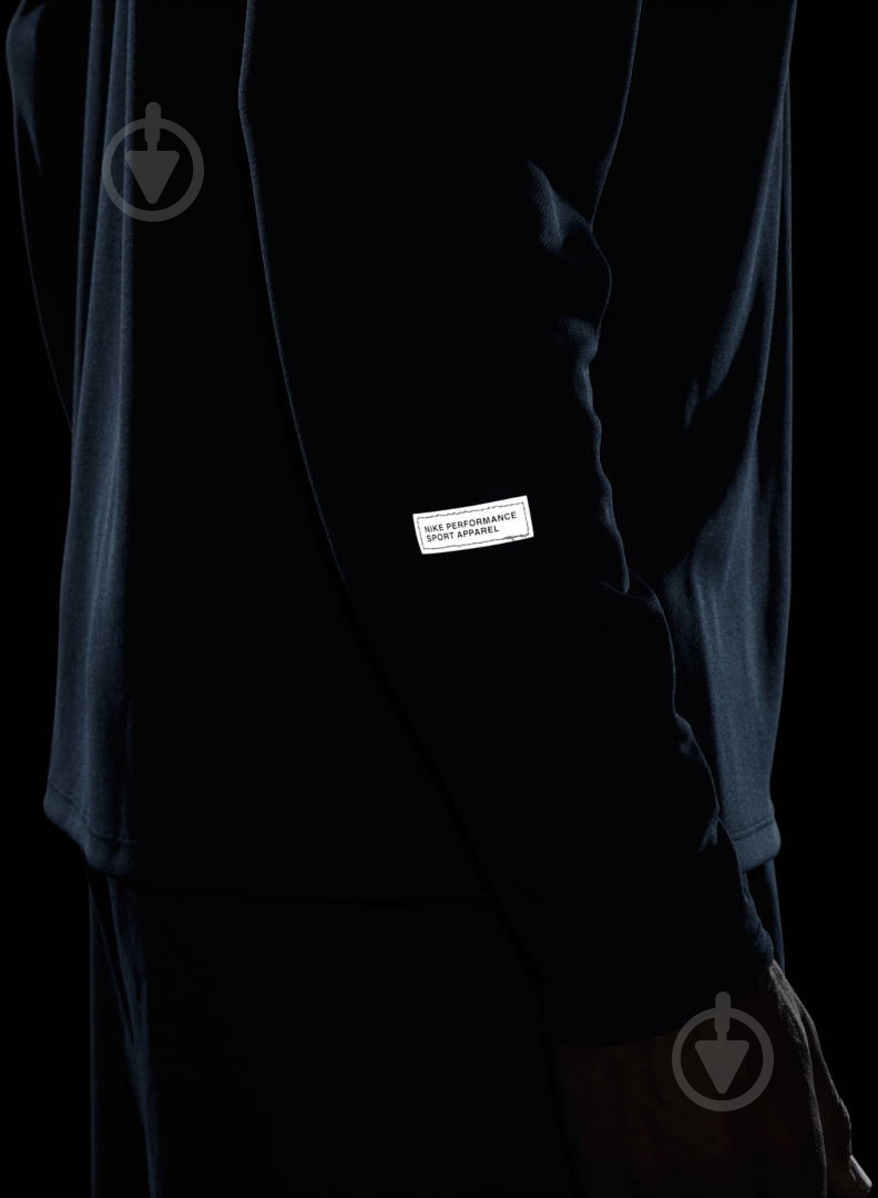 Футболка Nike M NK DF UV MILER TOP LS FLASH FB8552-476 р.M синий - фото 8 Футболка Nike M NK DF UV MILER TOP LS FLASH FB8552-476 р.M синий - фото 8