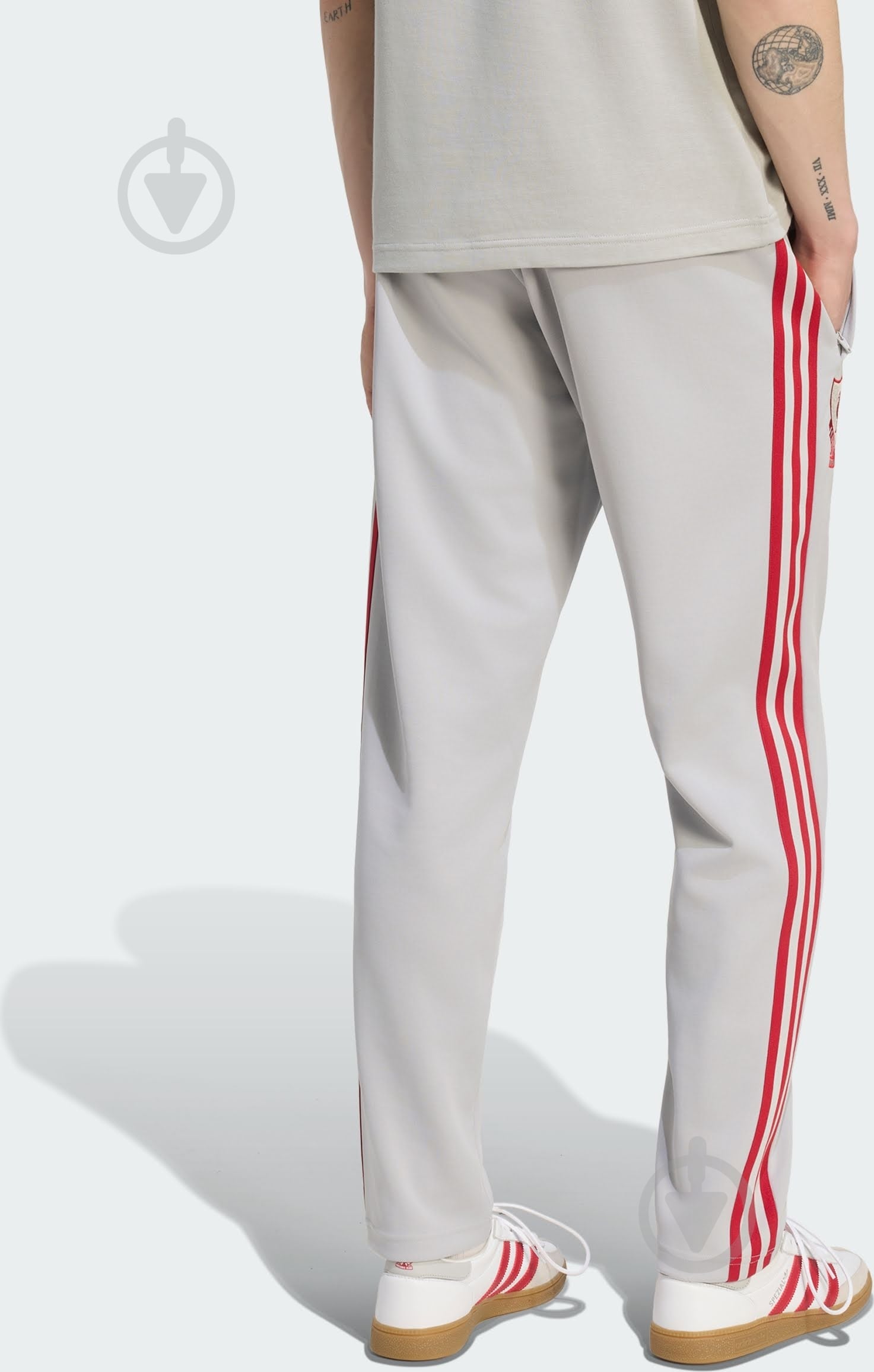 Брюки Adidas LFC OG2 TP KG2902 р. M серый - фото 2 Брюки Adidas LFC OG2 TP KG2902 р. M серый - фото 2
