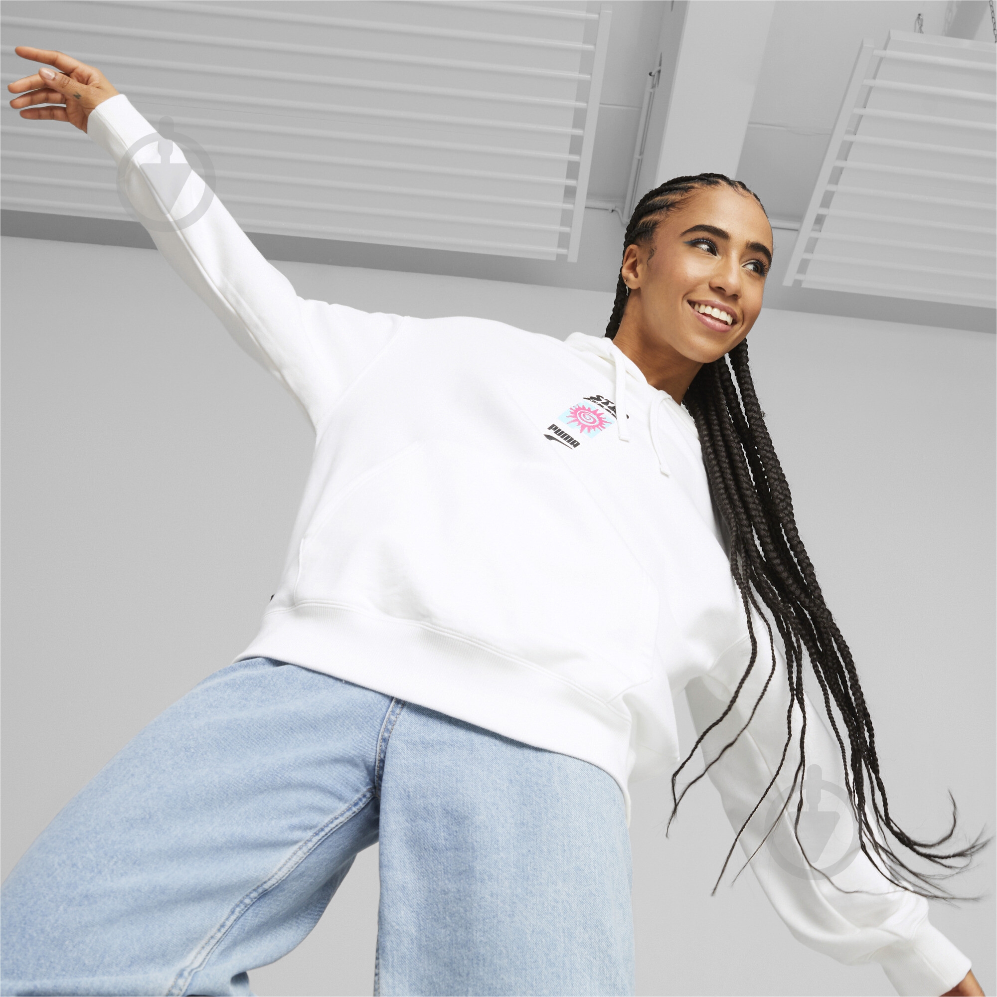 Джемпер Puma DOWNTOWN OVERSIZED GRAPHIC HOODIE TR 53836302 р.L білий - фото 3 Джемпер Puma DOWNTOWN OVERSIZED GRAPHIC HOODIE TR 53836302 р.L білий - фото 3