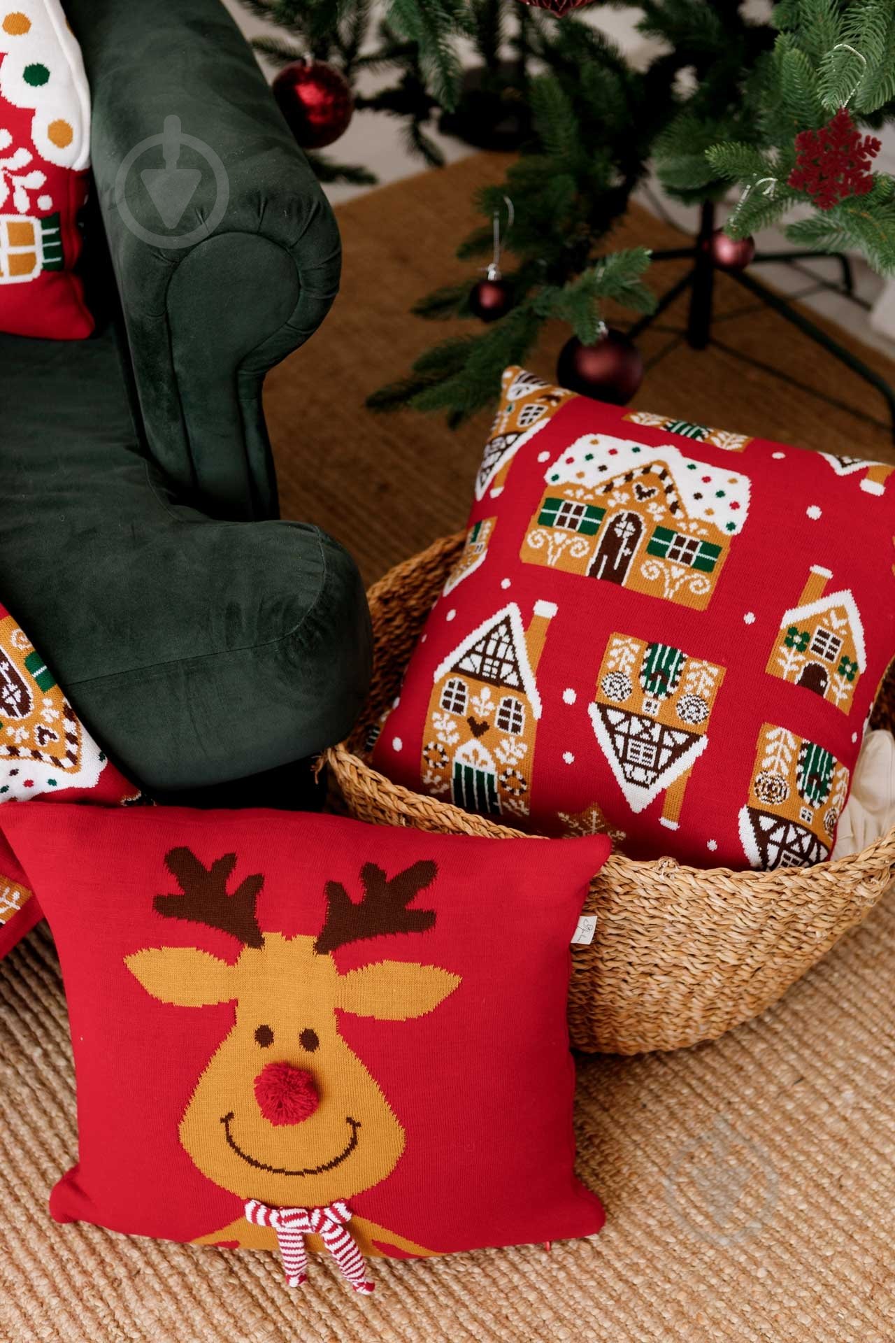 Подушка декоративна в'язана Олень з шарфом 45x45 см червона Прованс - фото 6 Подушка декоративна в'язана Олень з шарфом 45x45 см червона Прованс - фото 6