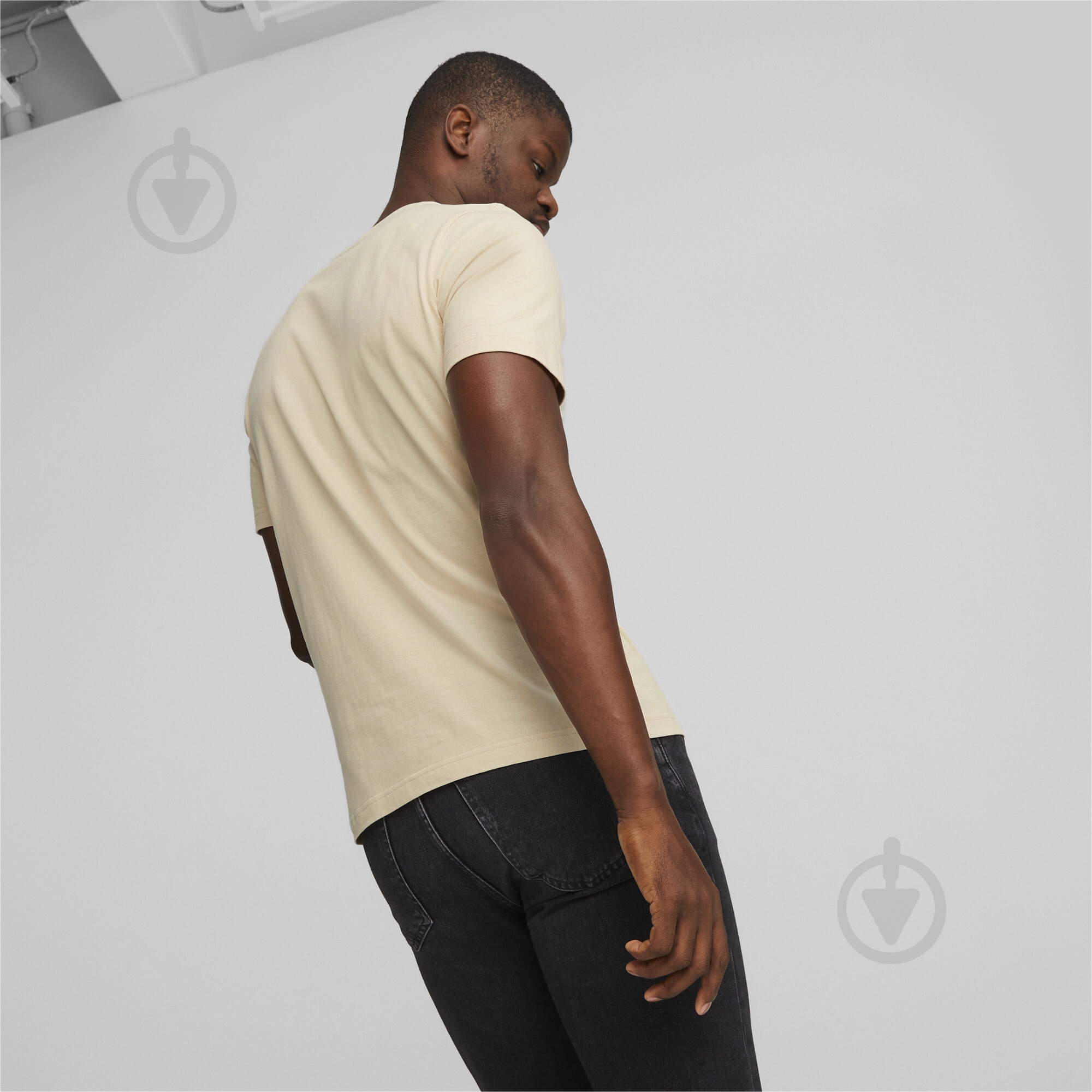 Футболка Puma ESS ELEVATED TEE 84988388 р.M бежевый - фото 4 Футболка Puma ESS ELEVATED TEE 84988388 р.M бежевый - фото 4