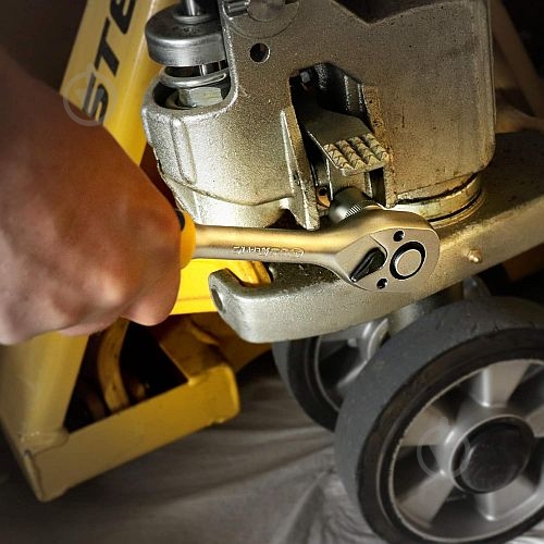 Тріскачка 1/2" 245 мм з реверсом CrV 45 зубців S&R 465045012 - фото 8 Тріскачка 1/2" 245 мм з реверсом CrV 45 зубців S&R 465045012 - фото 8