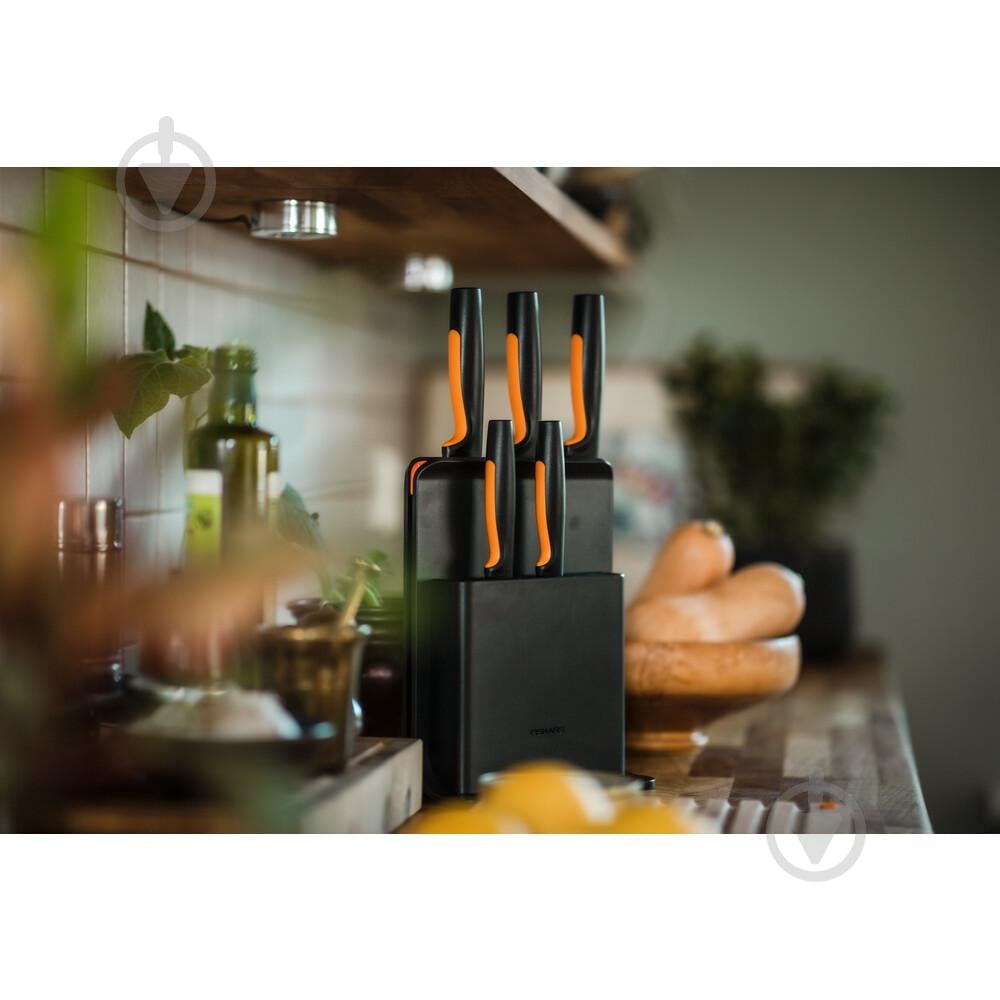 Набор ножей на подставке Fiskars Functional Form 5 предметов 1057554 - фото 3 Набор ножей на подставке Fiskars Functional Form 5 предметов 1057554 - фото 3