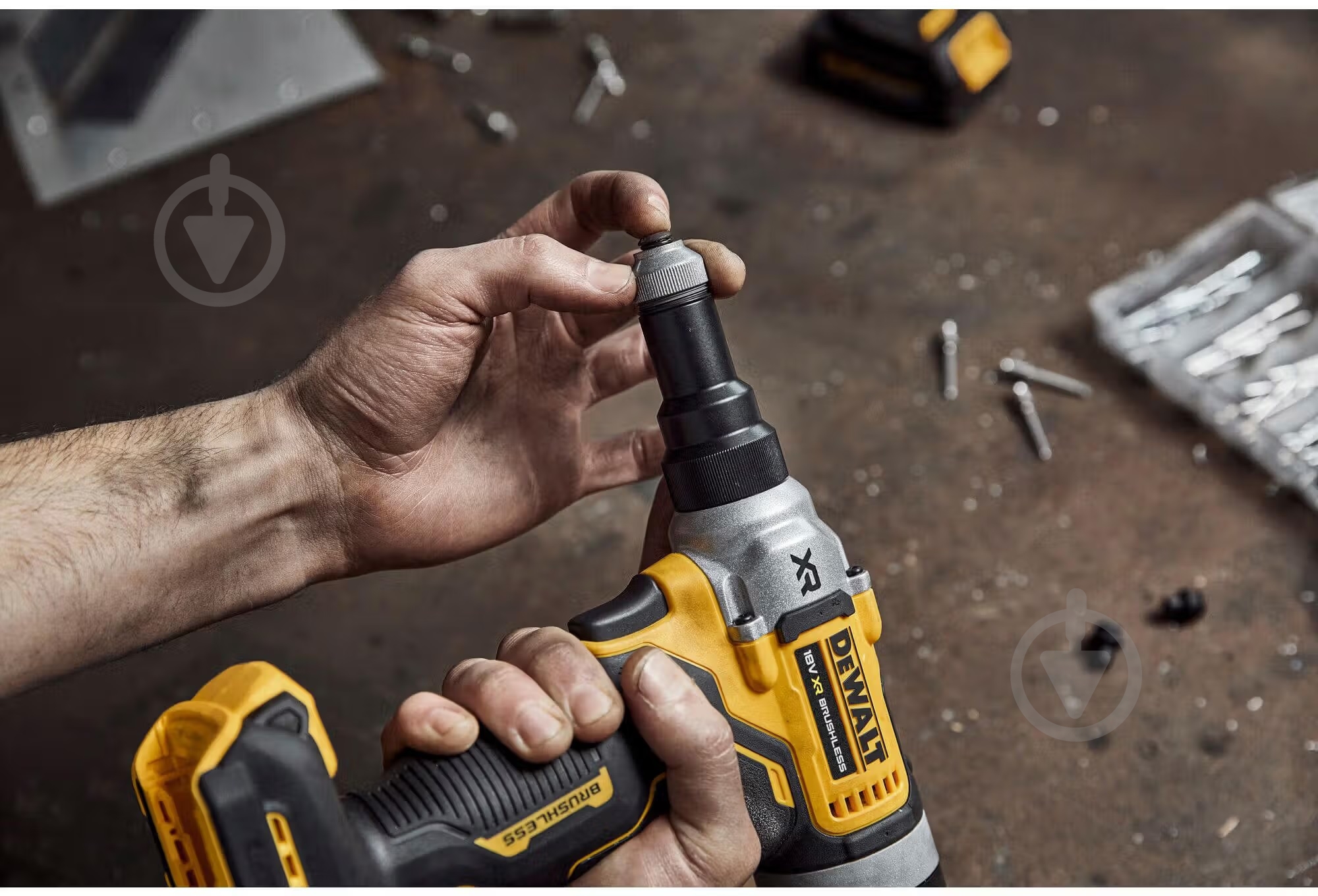 Заклепочник аккумуляторный DeWalt DCF414E2GT - фото 8