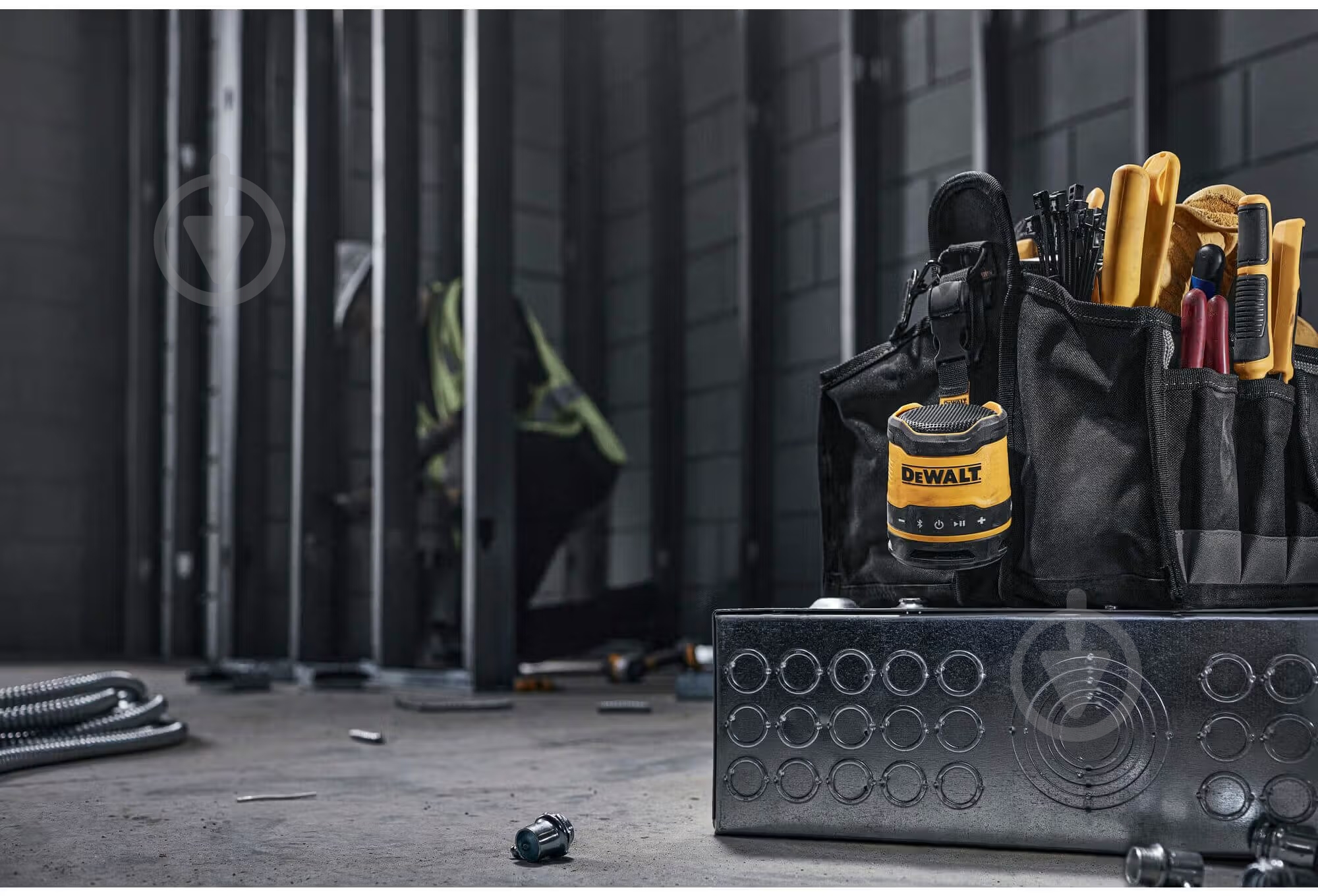 Портативная колонка DeWalt 2.0 (DCR009) - фото 12